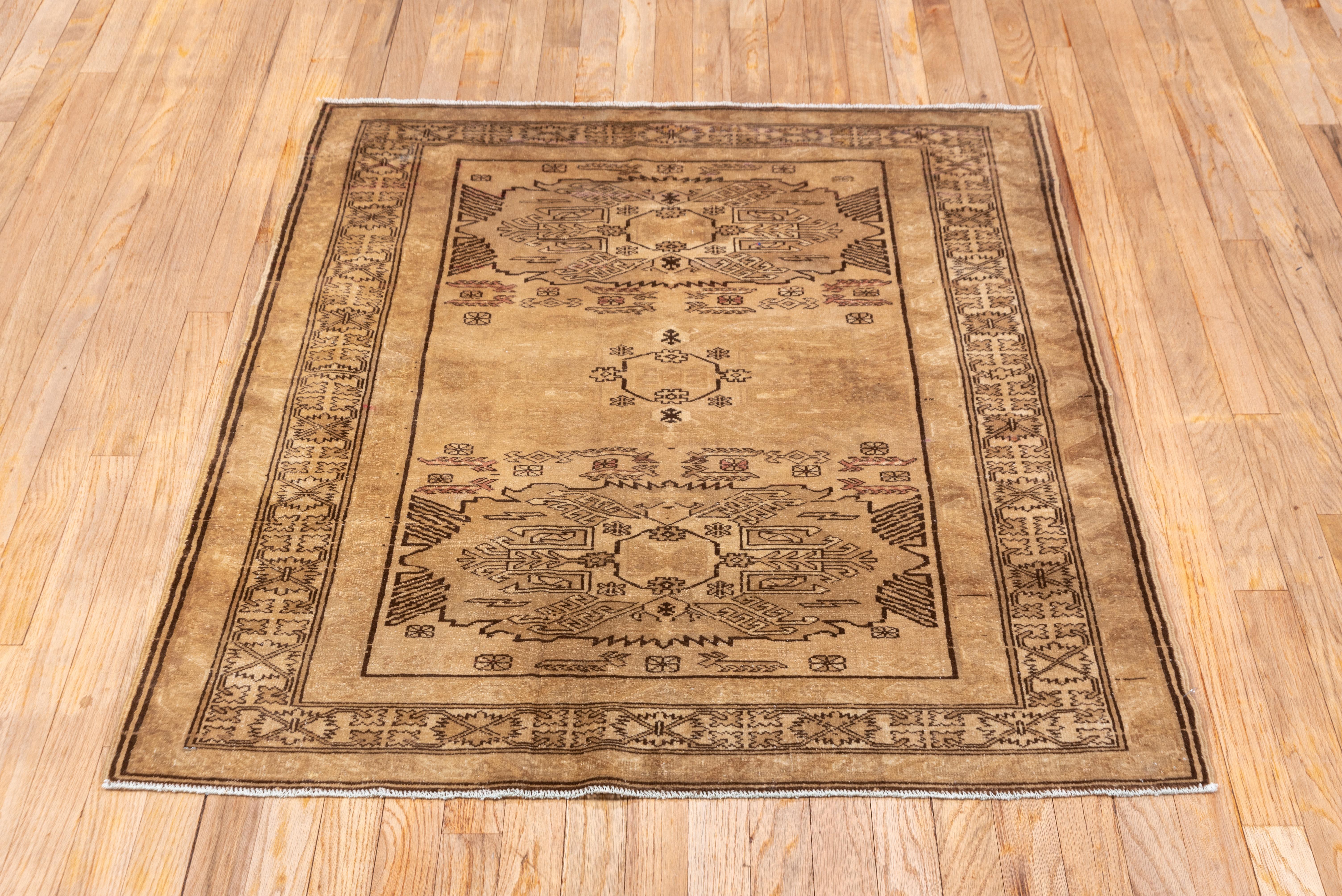 Antique Turkish Sivas Small Rug, Neutral Palette, circa 1930s In Good Condition For Sale In New York, NY