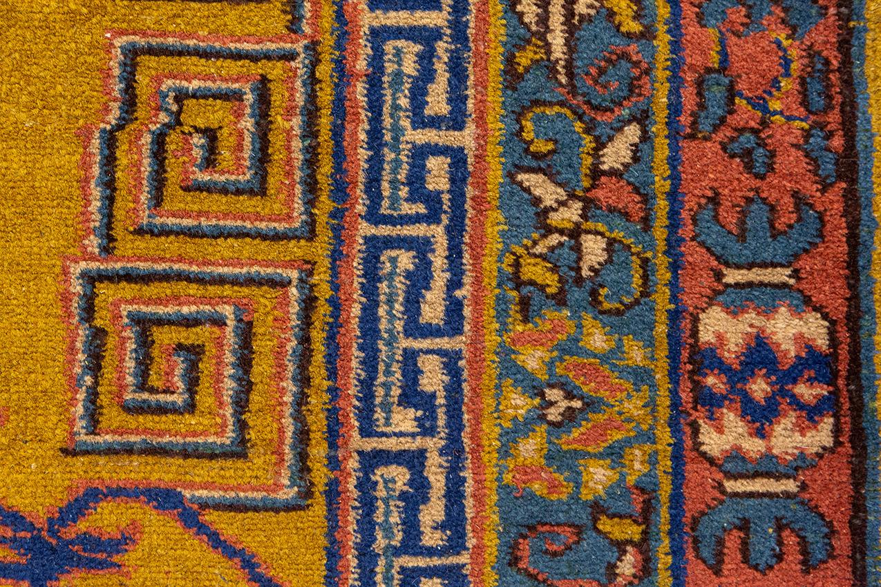 Antique Turkish Sparta Rug Goldish Field Color In Good Condition For Sale In Ferrara, IT