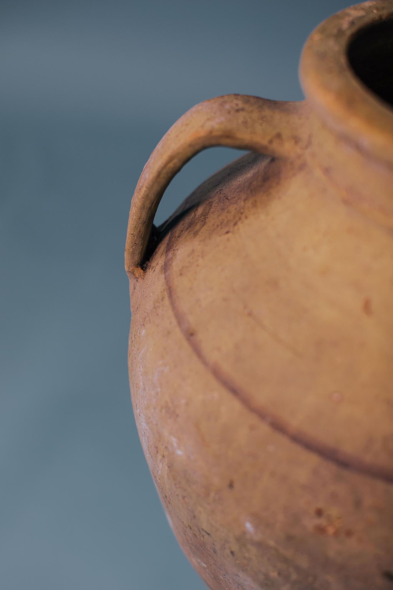 Primitivo Antique Turkish Terracotta Storage Jar, Early 20th Century Mediterranean Pottery in vendita