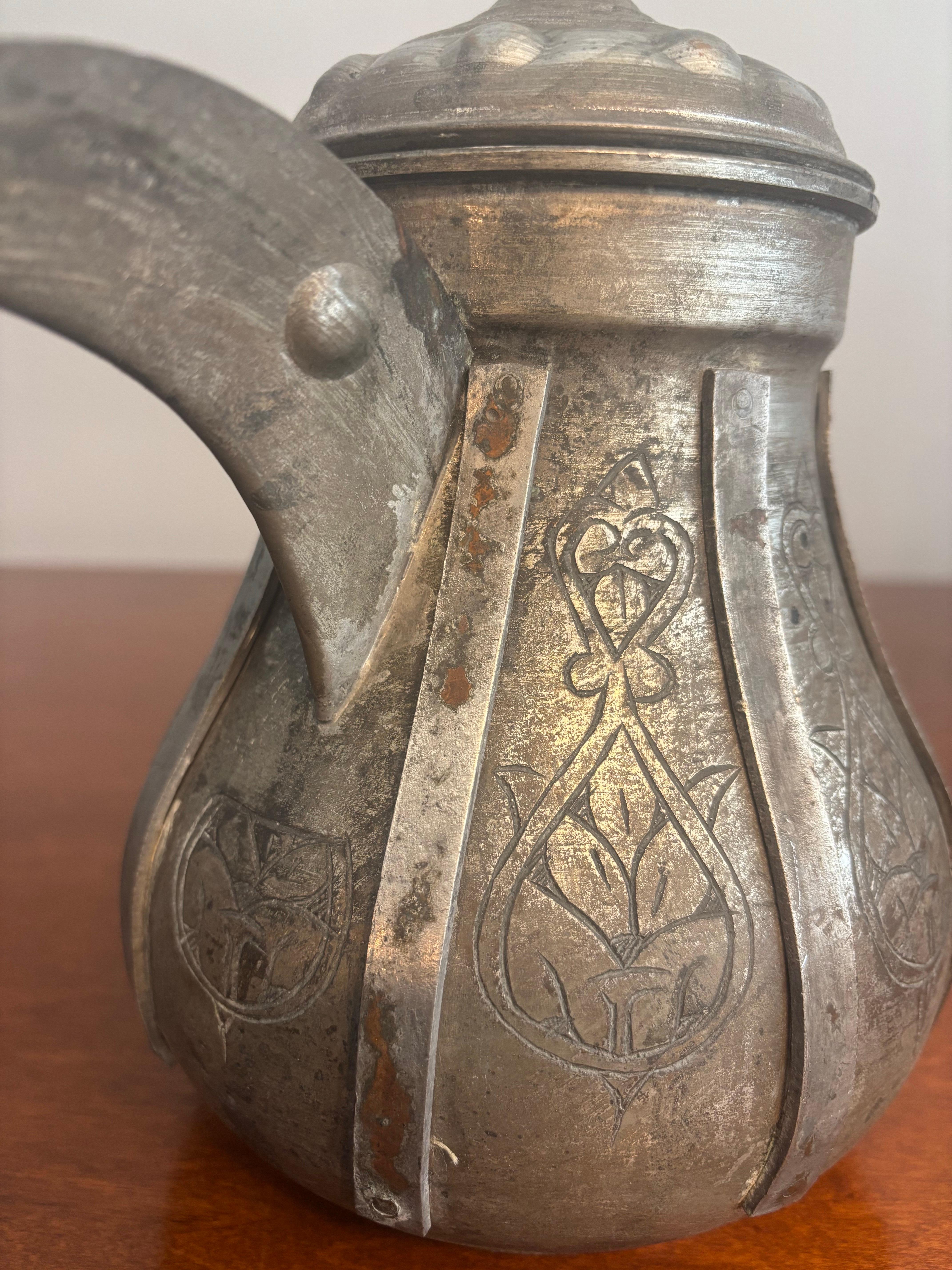 Ancienne cafetière turque en étain sur cuivre, signée, fin 19e-début 20e siècle en vente 1