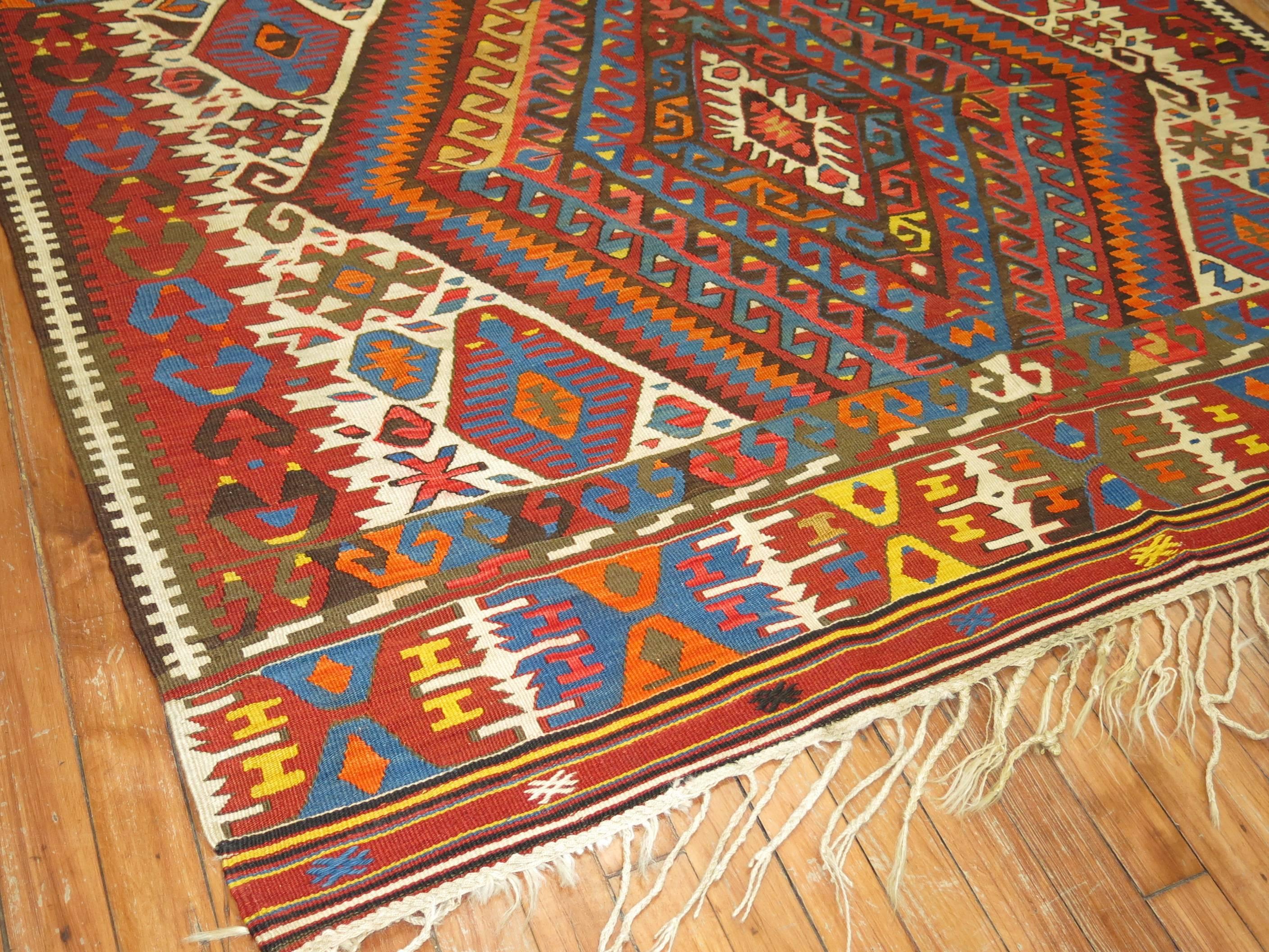 A fine example of an mid 20th century Turkish flat-weave Kilim rug.

4'4'' x 5'2''