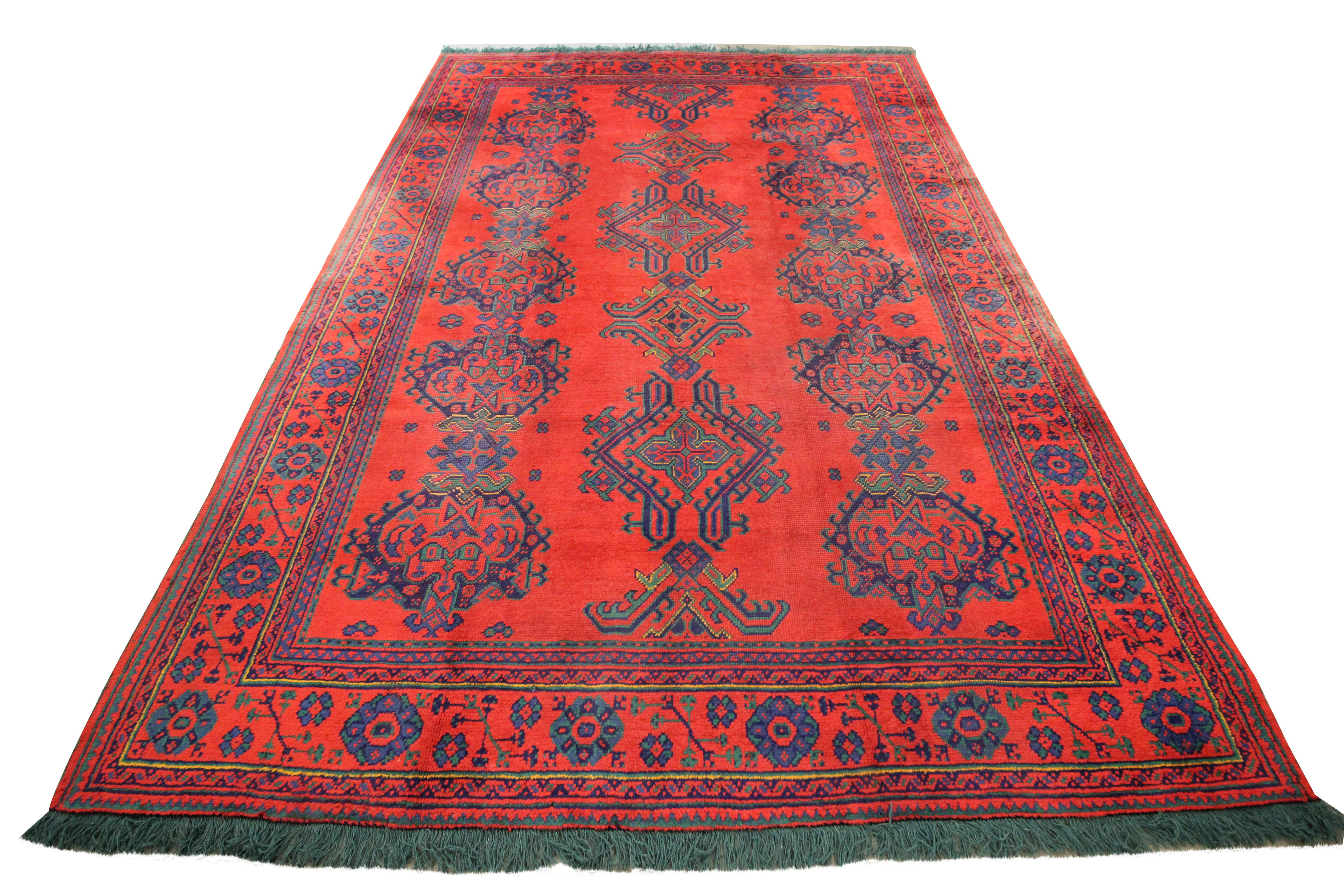 This elegant carpet was woven by hand in Turkey in the 1890s. It is an Ushak rug, Ushak or Oushak carpets are named after the city of Usak, one of the larger towns of Anatolia, a major centre for rug production. Ushak rugs frequently feature family