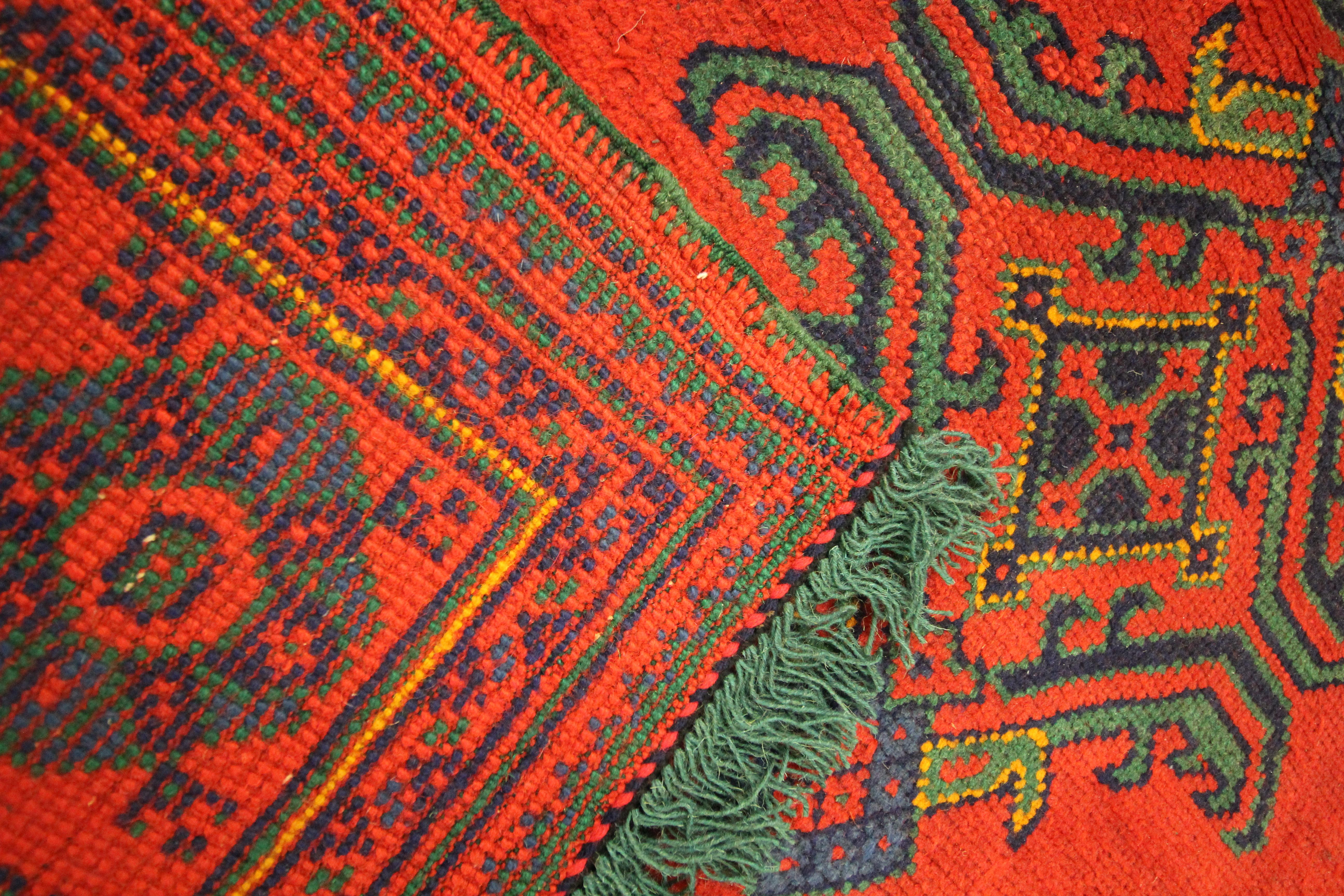 Antique Turkish Ushak Rug Handwoven Oriental Red Wool Carpet For Sale 2