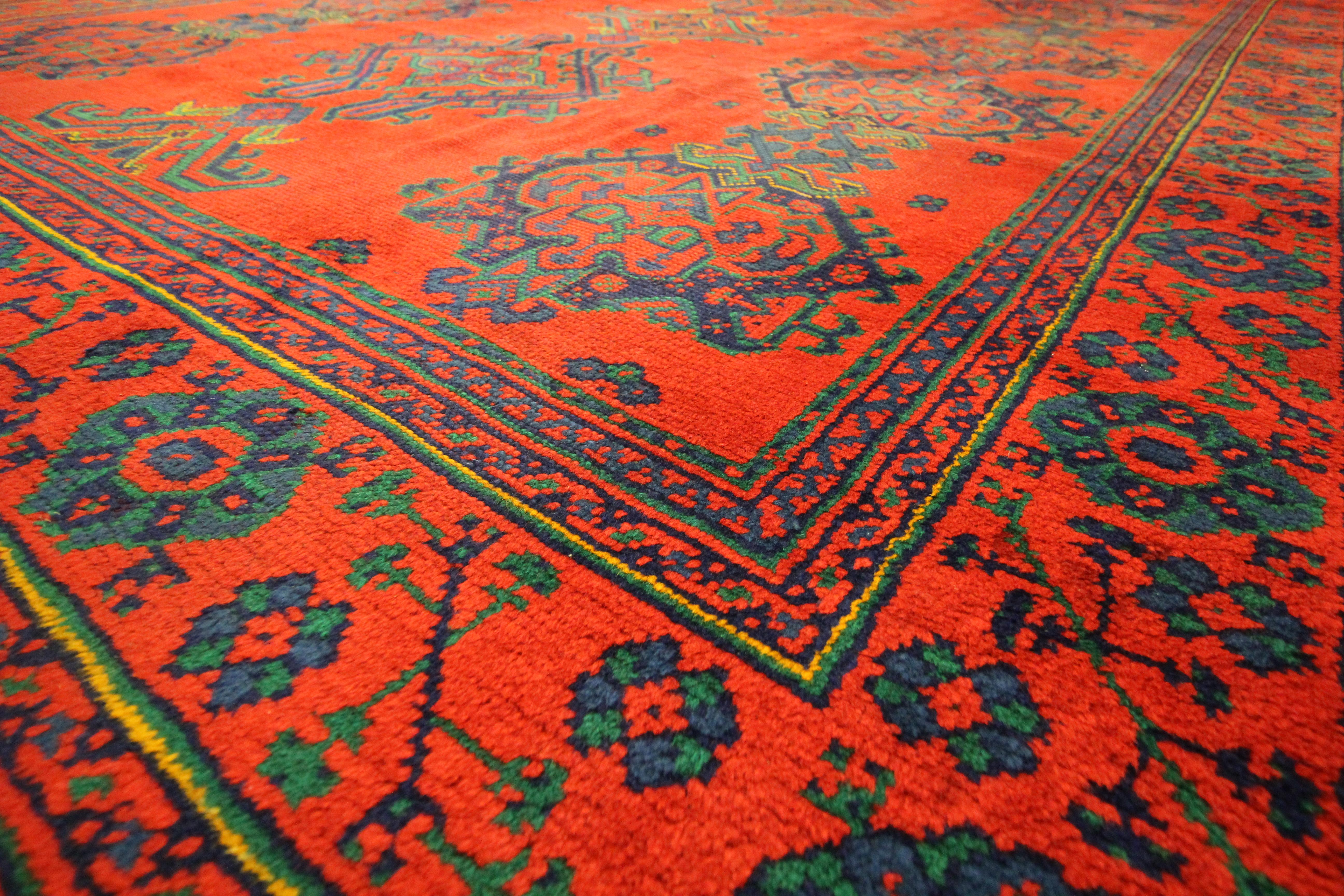Hollywood Regency Antique Turkish Ushak Rug Handwoven Oriental Red Wool Carpet For Sale