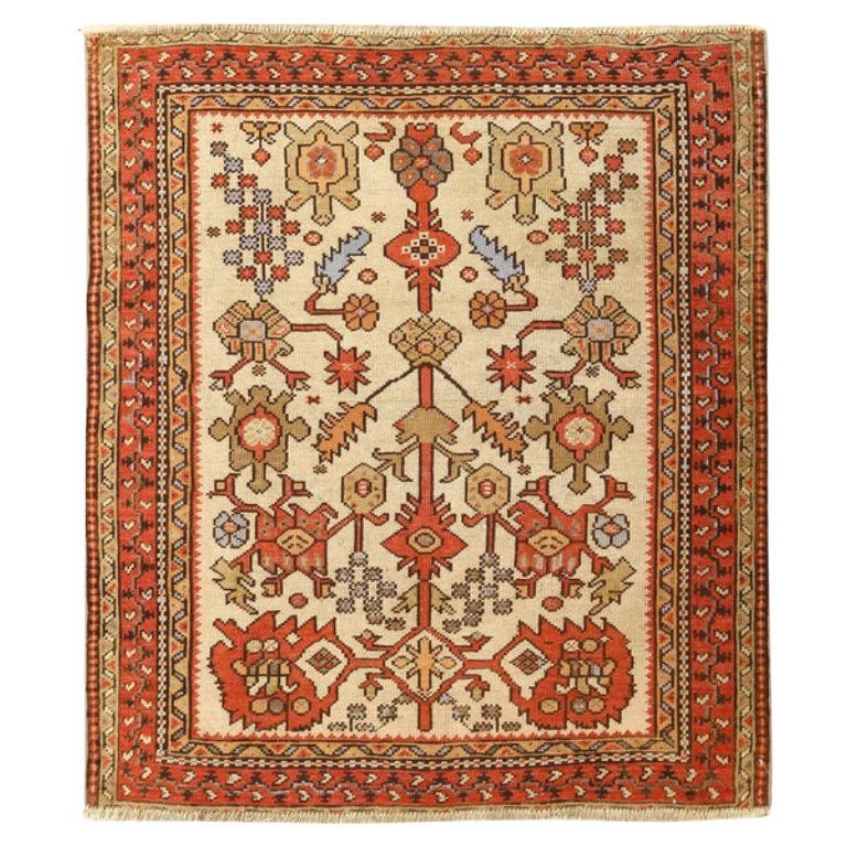 Antiker türkischer Ushak-Teppich - Größe: 4ft 11in x 4ft 5in