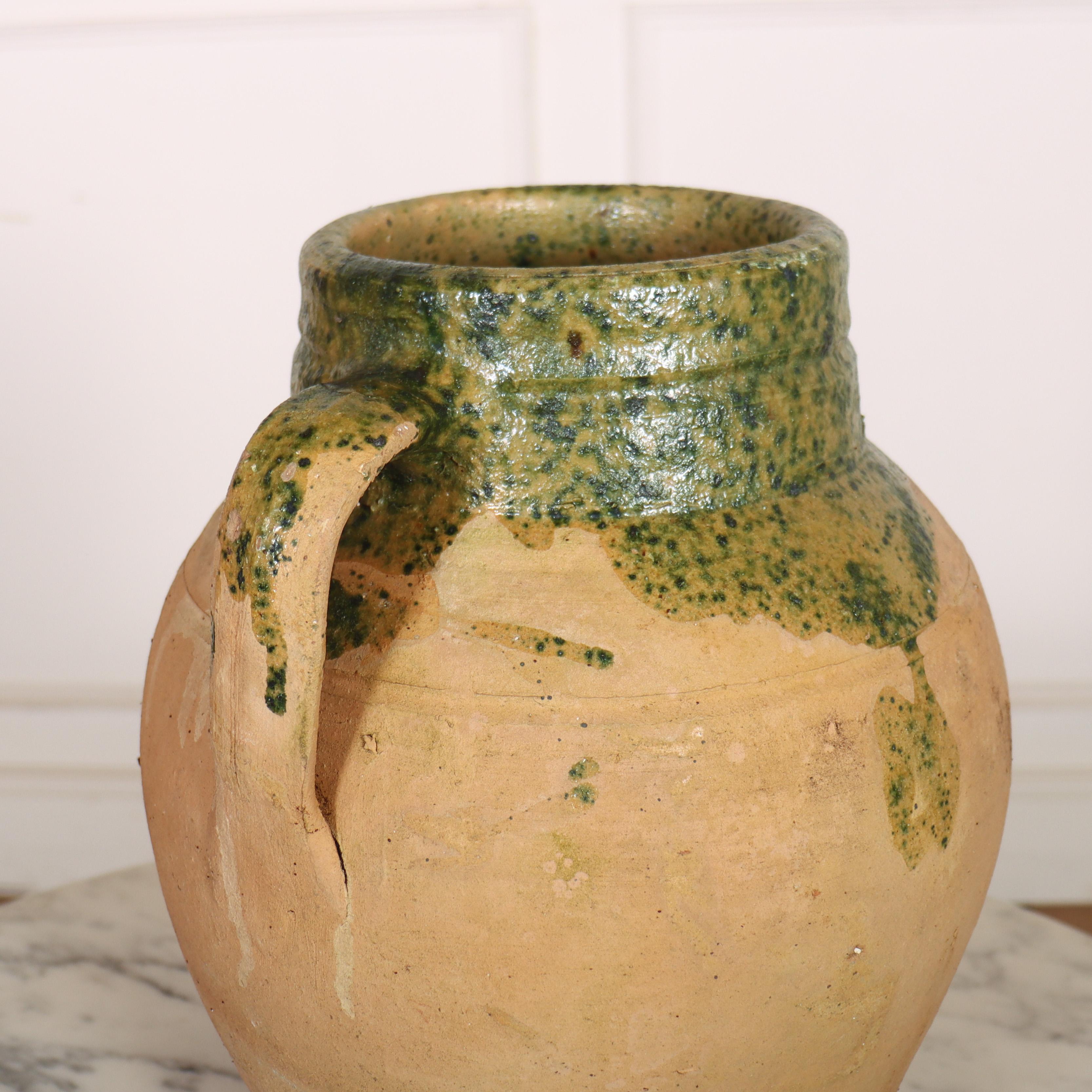 Vaso per l'acqua turco dei primi anni del XX secolo con smalto verde. 1900.

Riferimento interno: C

Codice: 8494

Dimensioni:
H: 15