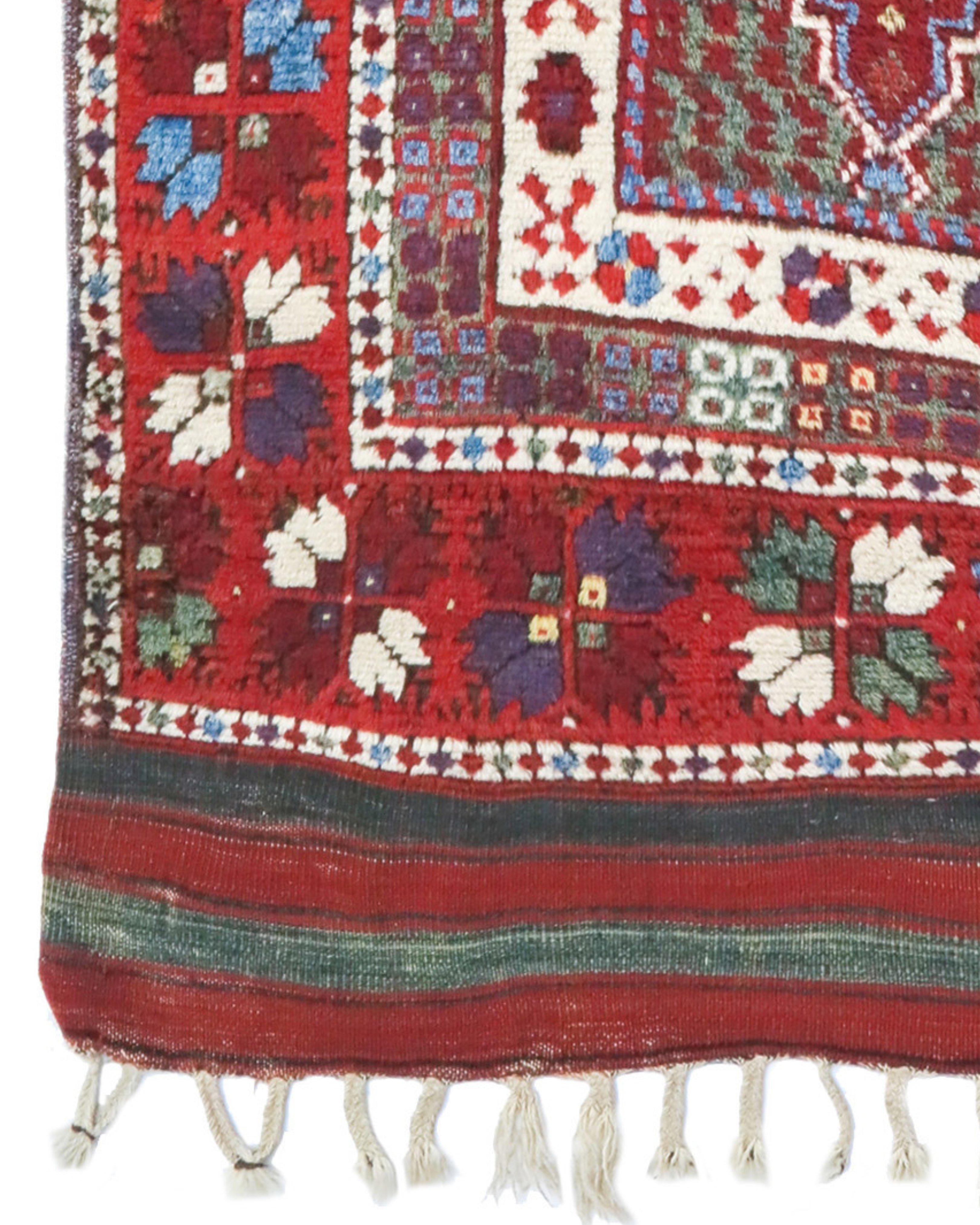 Noué à la main Ancien tapis turc Yaqcibidir, début du 20e siècle en vente