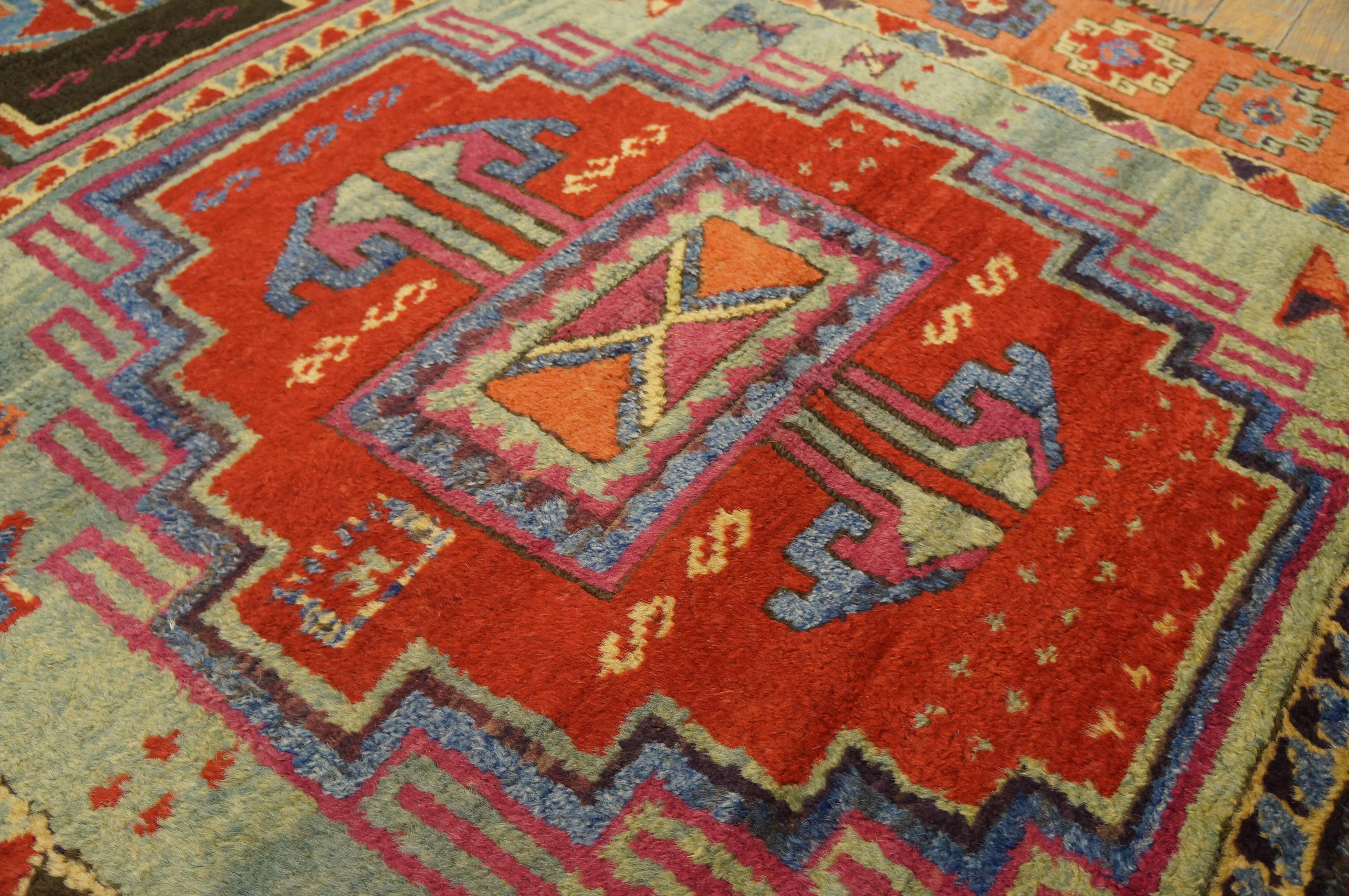 Antique Turkish Yuruk Rug In Good Condition For Sale In New York, NY