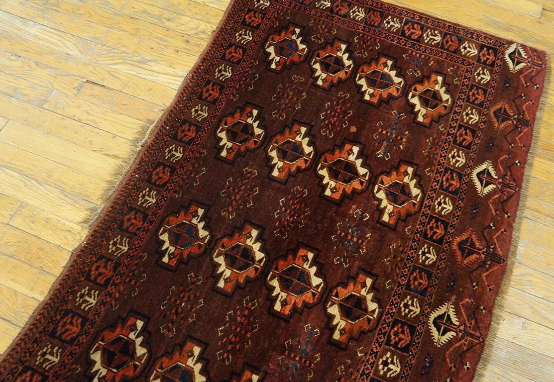 Mid 19th Century Turkmen Arabachi Chuval ( 2'9'' x 4'6'' - 84 x 137 ) In Good Condition For Sale In New York, NY