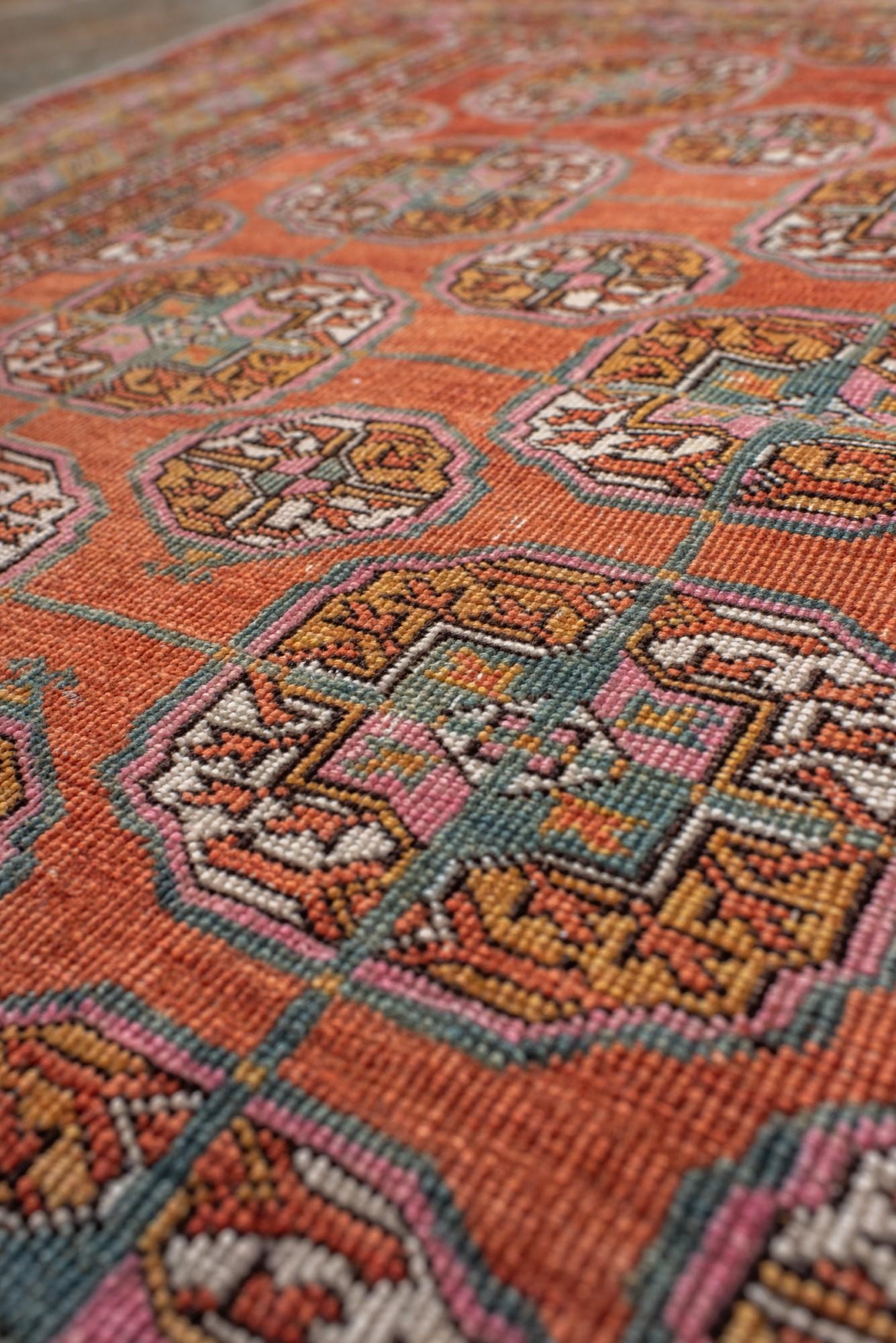 Antique Turkmen Bokara Rug with Multicolor Gül Pattern en Bueno estado para la venta en New York, NY