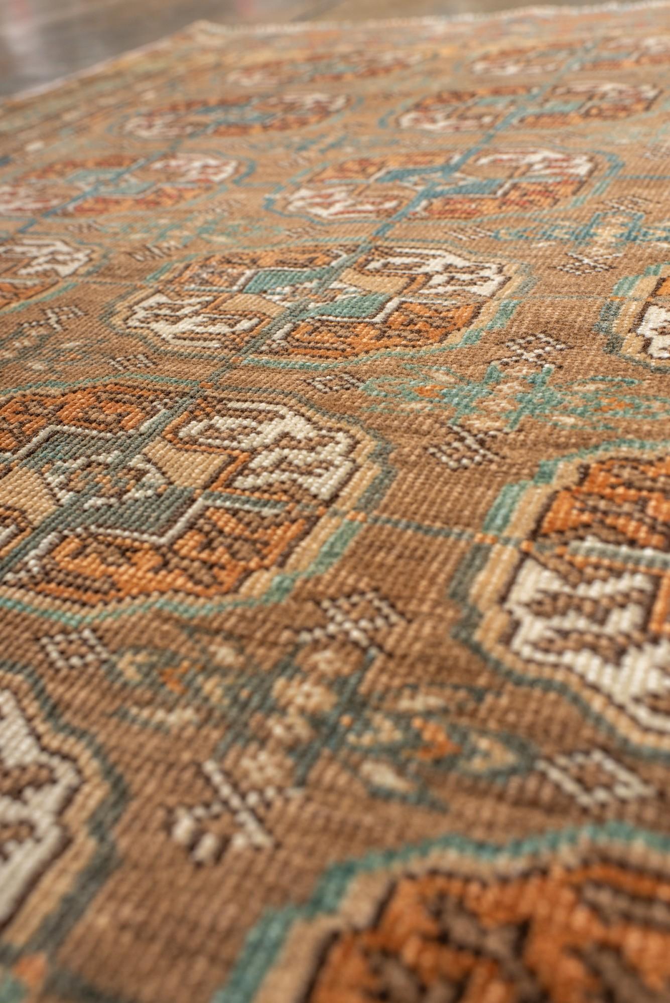 Antique Turkmen Bokara Rug with Repeating Gül Motifs en Bueno estado para la venta en New York, NY