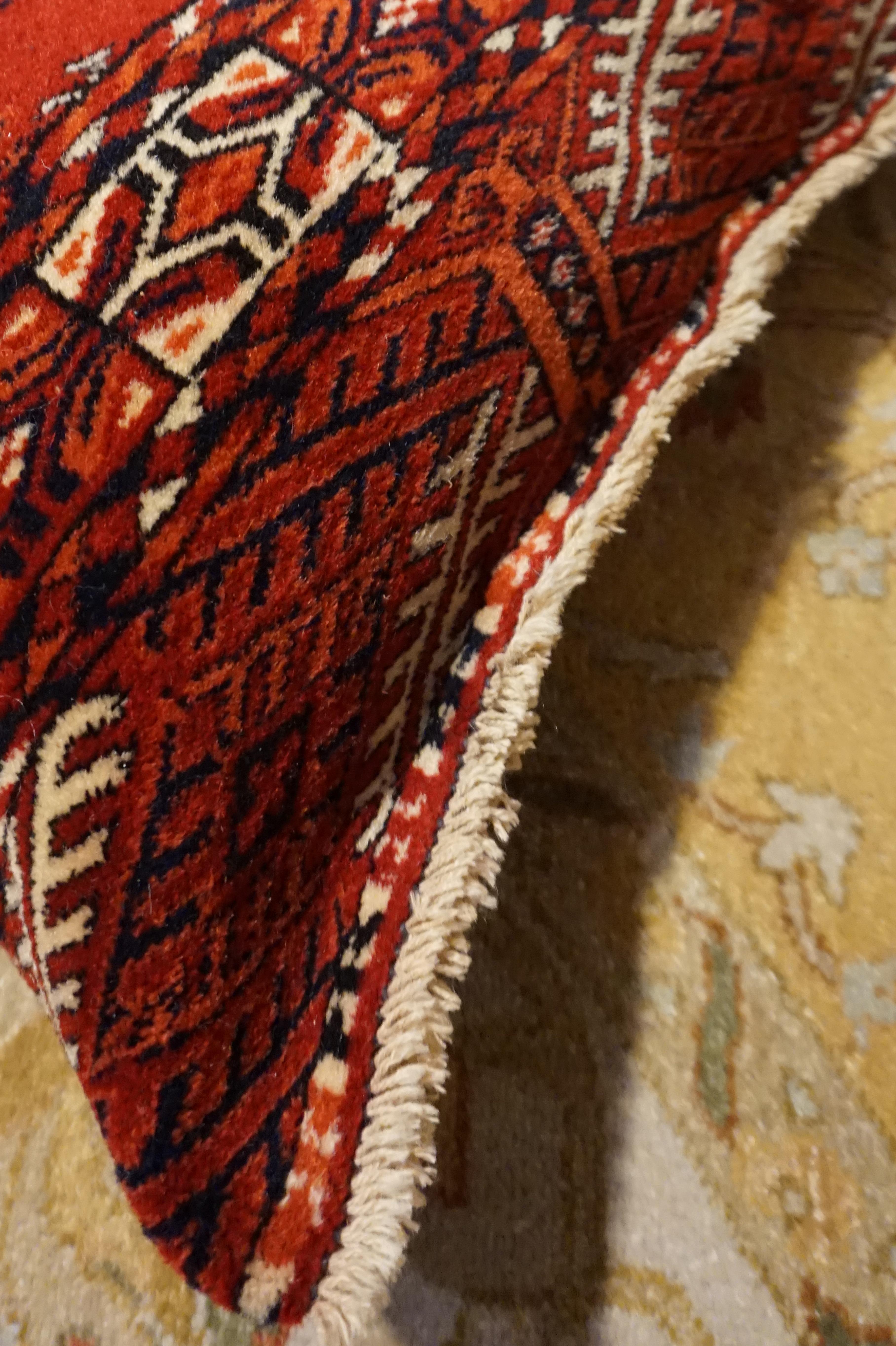 Antike turkmenische Bokhara Hand geknotet genäht großes Paar von Kissen im Angebot 1