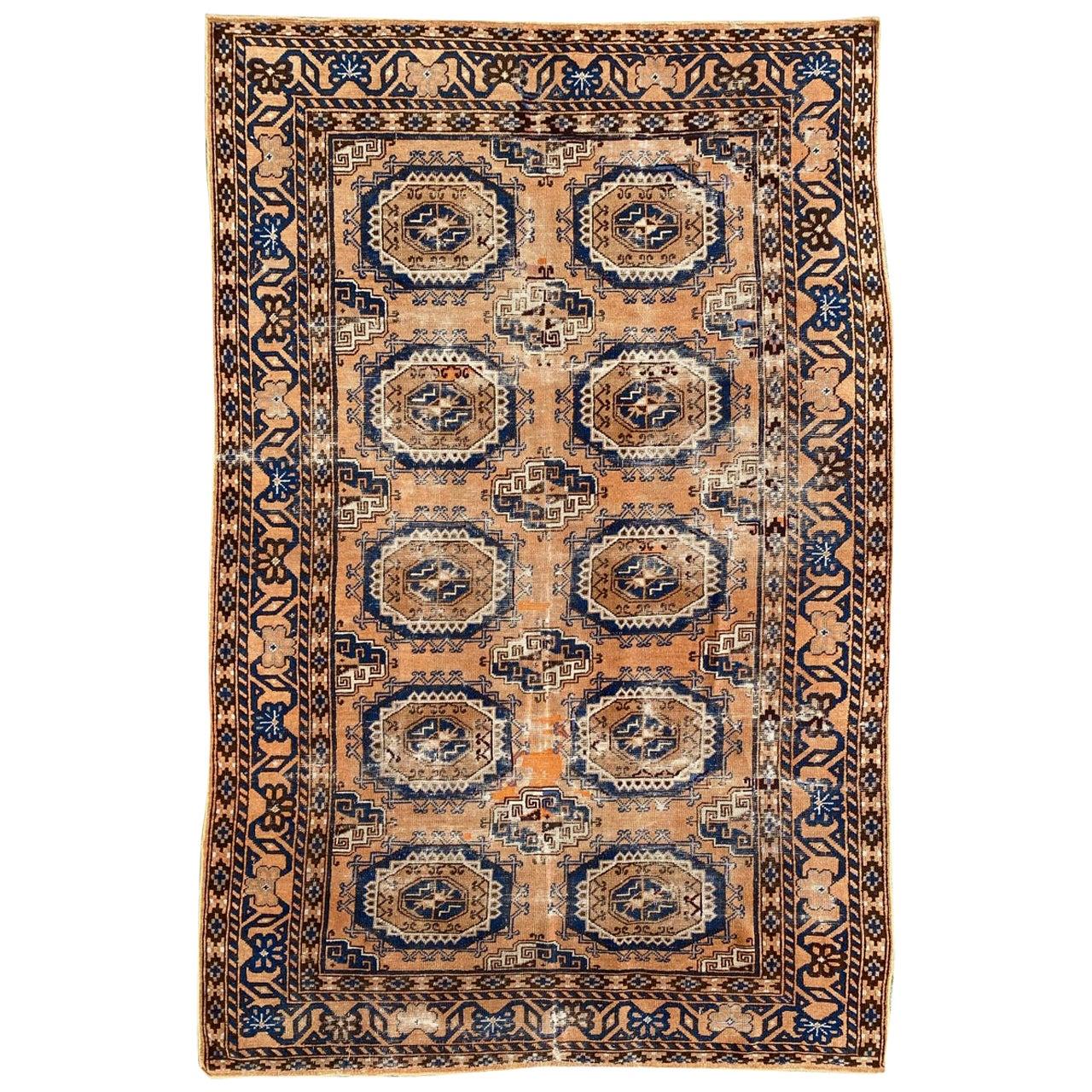 Tapis ancien de style turkmène Bokhara de Bobyrug