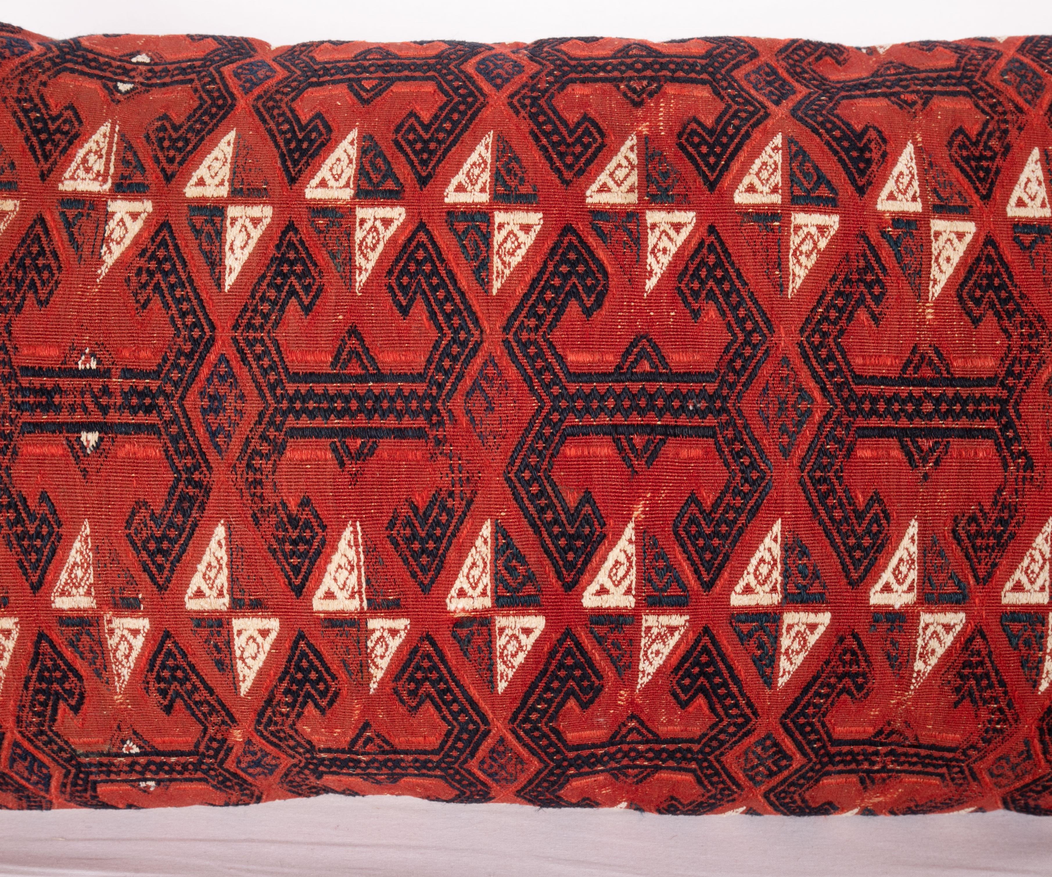 Antique Turkmen Cicim Pillow Made from a 19th Century Turkmen Tekke Tribe Kilim In Good Condition For Sale In Istanbul, TR