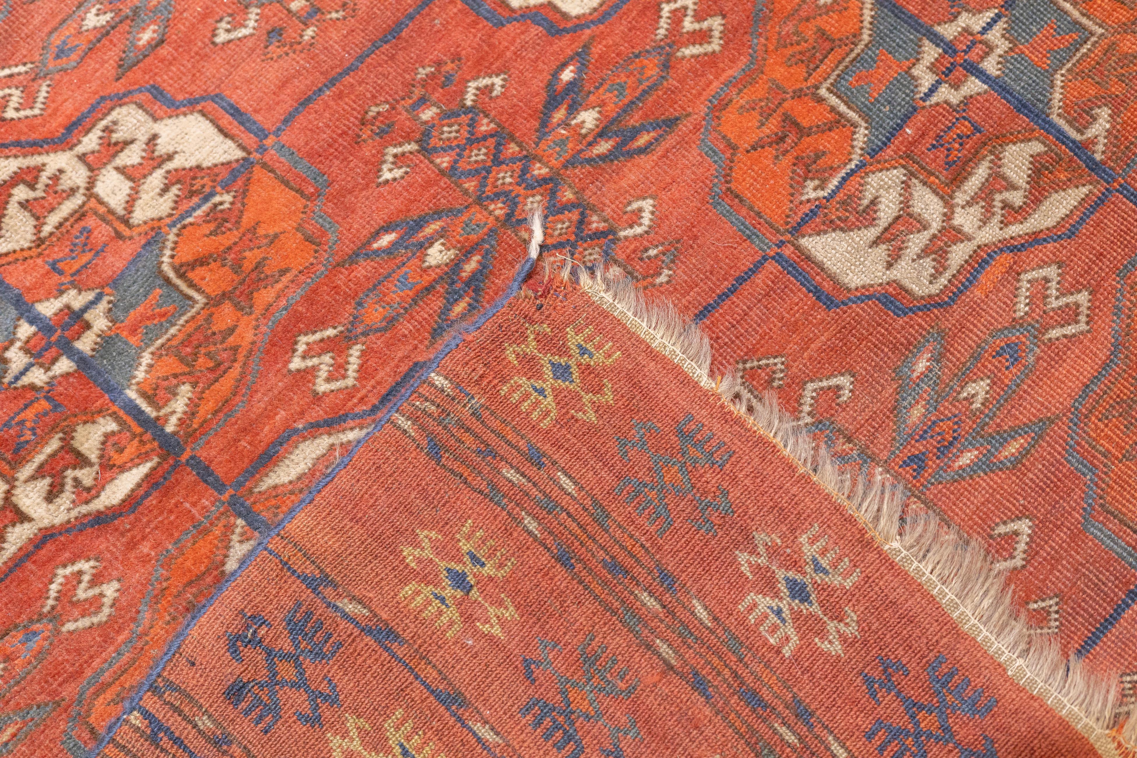 Antiker Turkmenischer Hauptteppich 7'3'' x 10'2'' im Angebot 3
