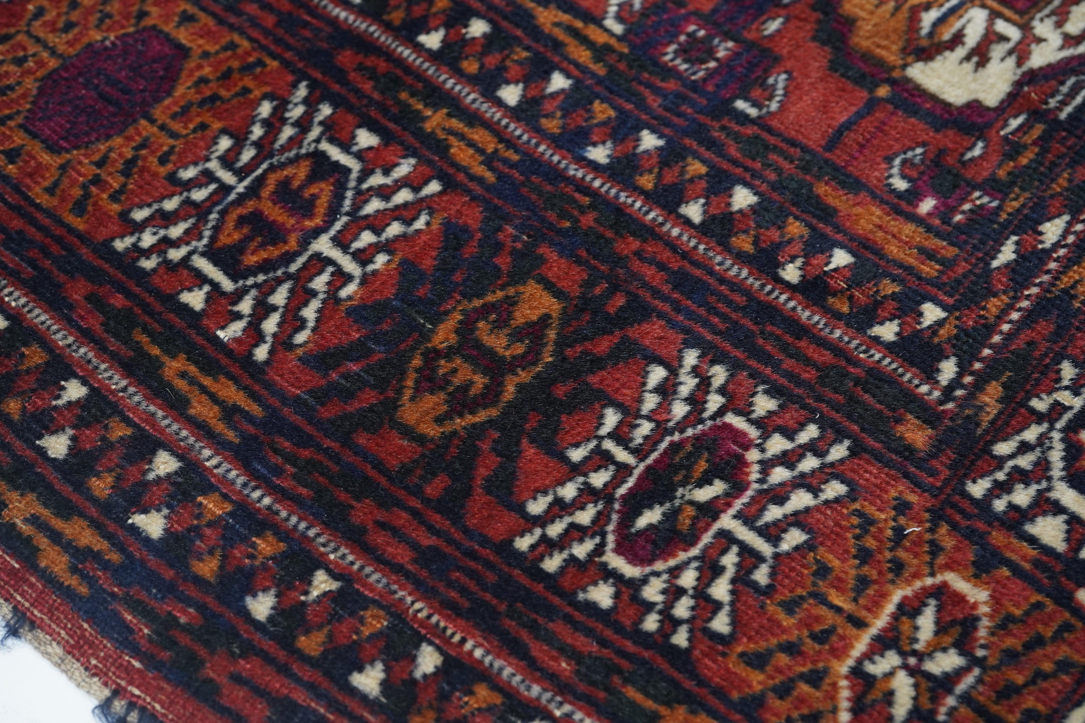 Vintage Turkmen Rug 3'8'' x 5'9'' In Excellent Condition For Sale In New York, NY
