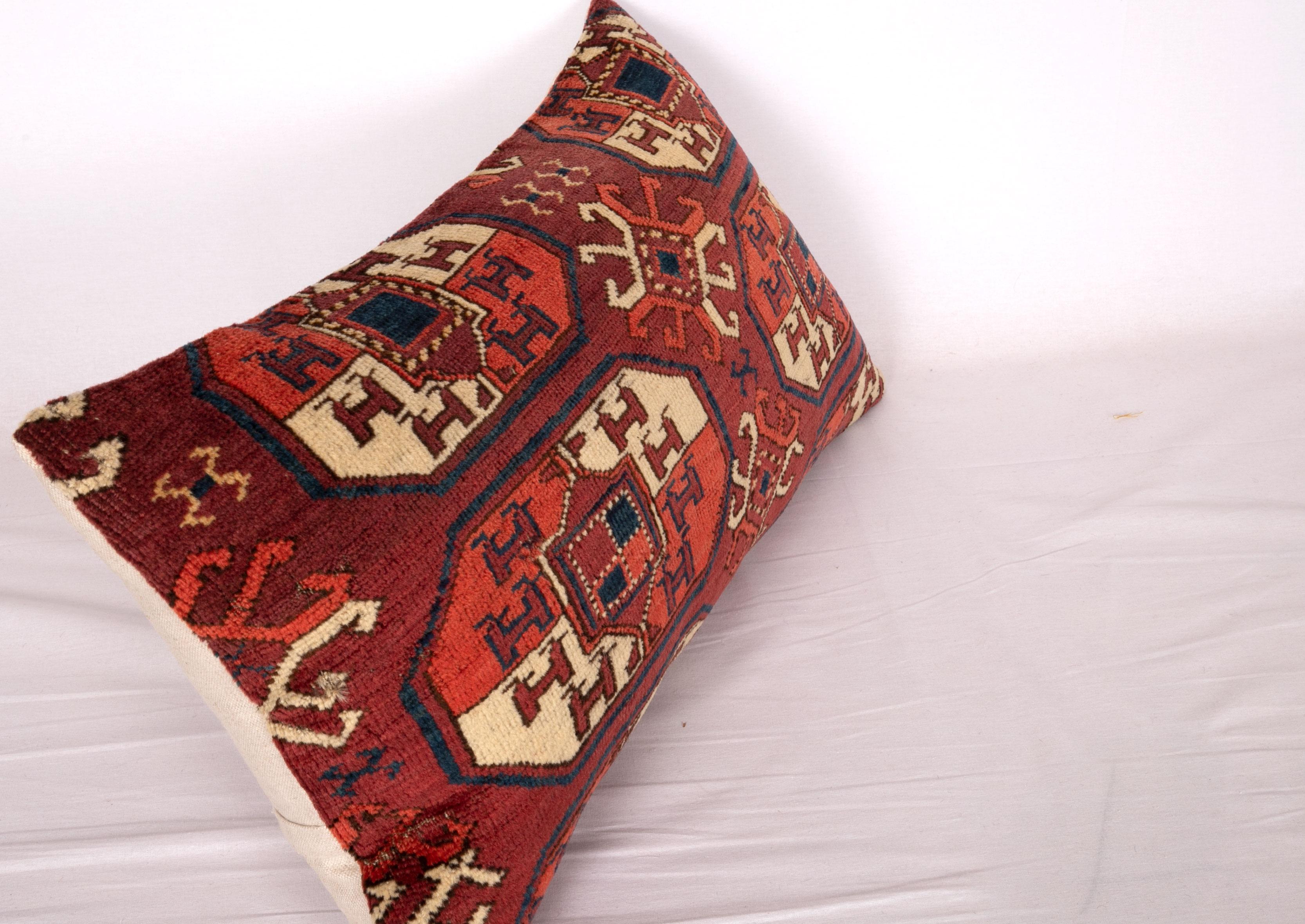 Antique Turkmen Rug Pillow Case Made from a 19th Century Turkmen Main Rug In Good Condition For Sale In Istanbul, TR