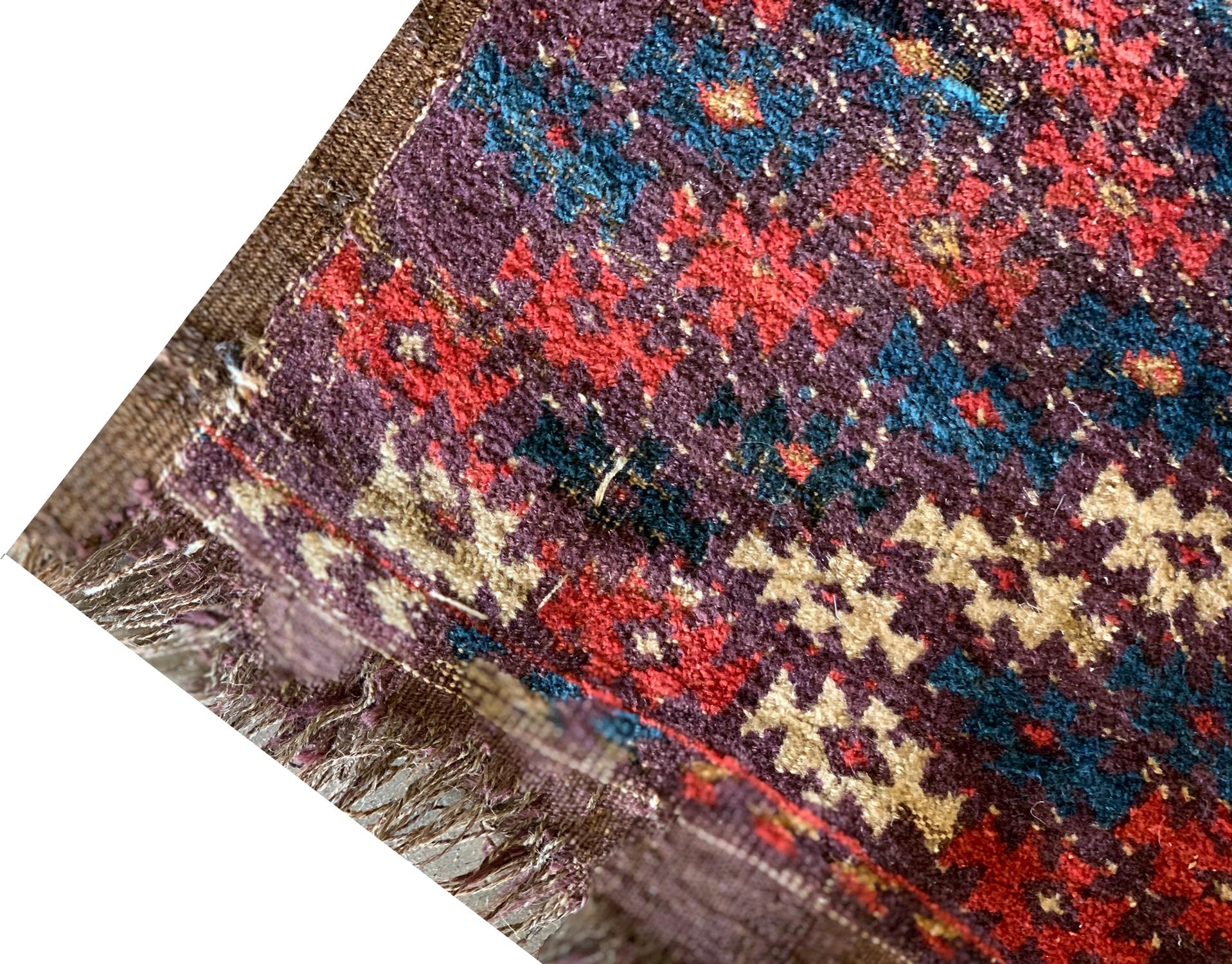 Antiker Turkmenischer Teppich, roter Teppich im All-Over-Design im Zustand „Hervorragend“ im Angebot in Hampshire, GB