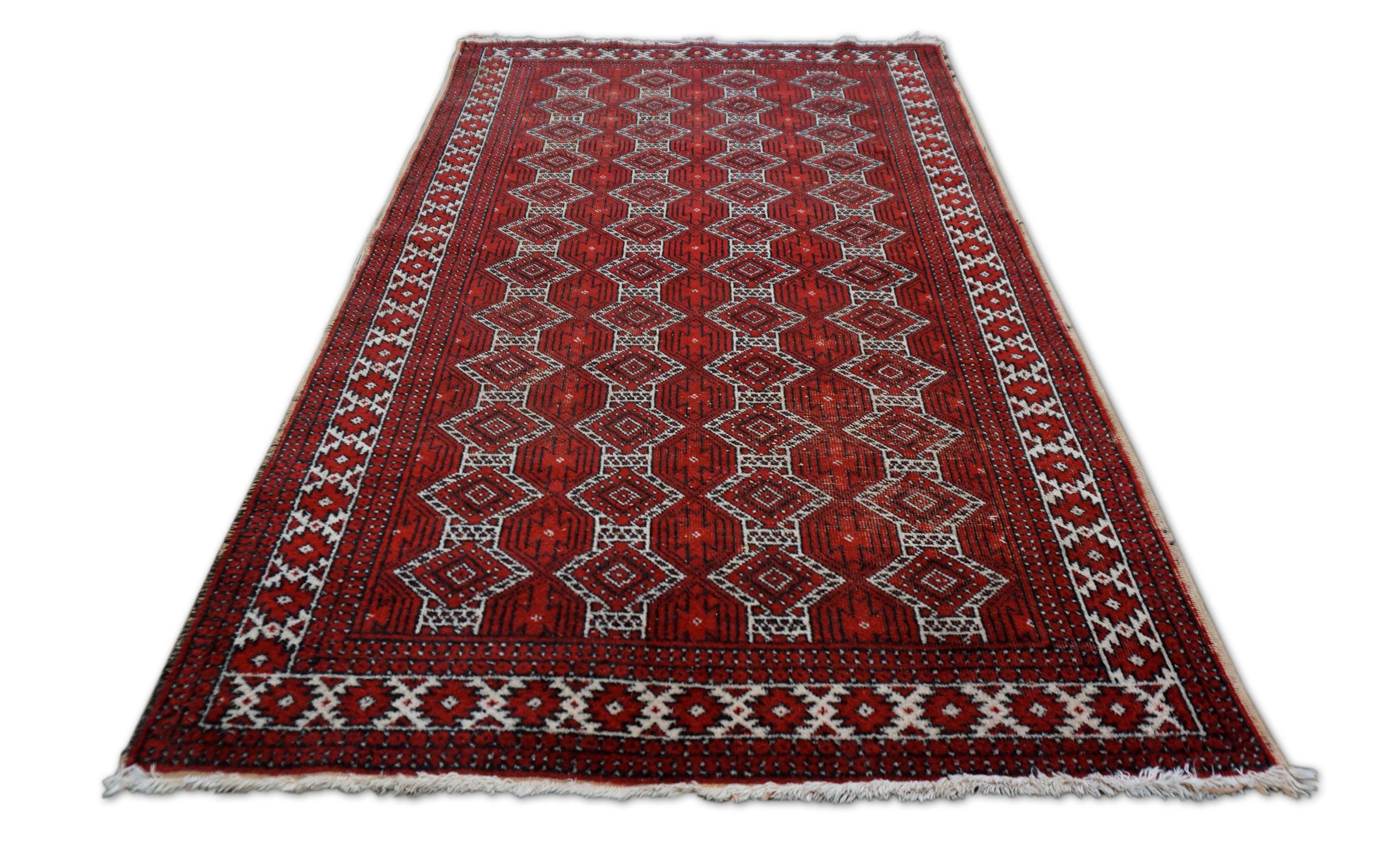Tribale Tappeto antico in lana Tekke, 4'x6'5''. in vendita