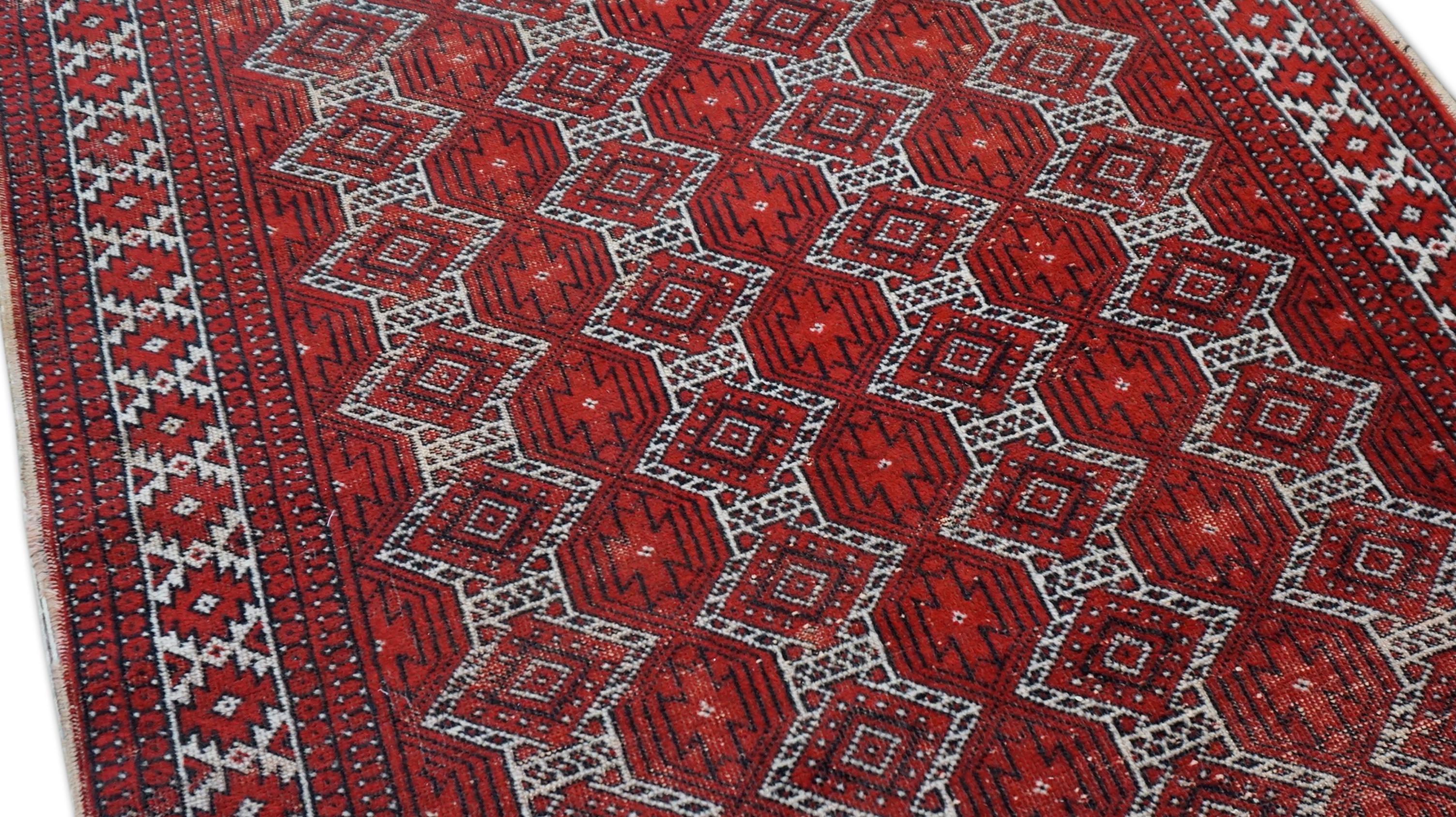 Turkmeno Tappeto antico in lana Tekke, 4'x6'5''. in vendita