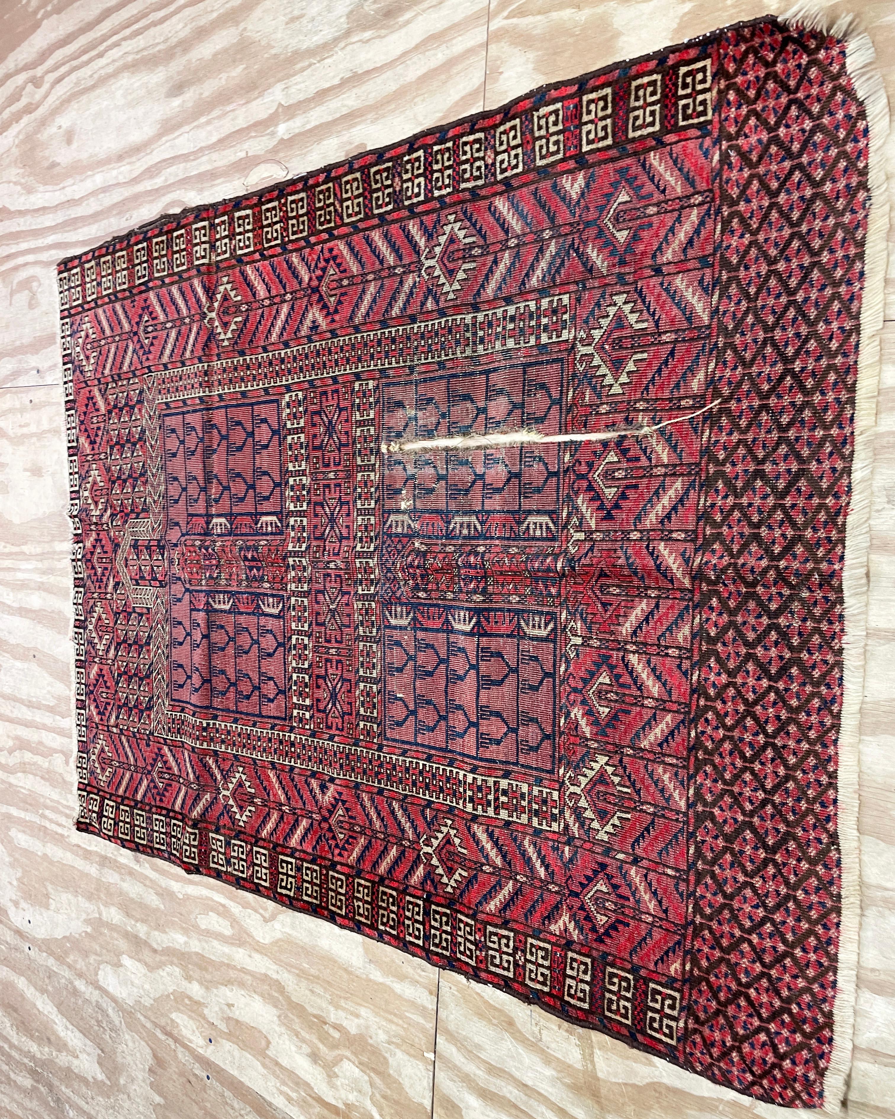 Antique Turkoman Engsi Hatchli Rug, AS IS In Fair Condition For Sale In Evanston, IL