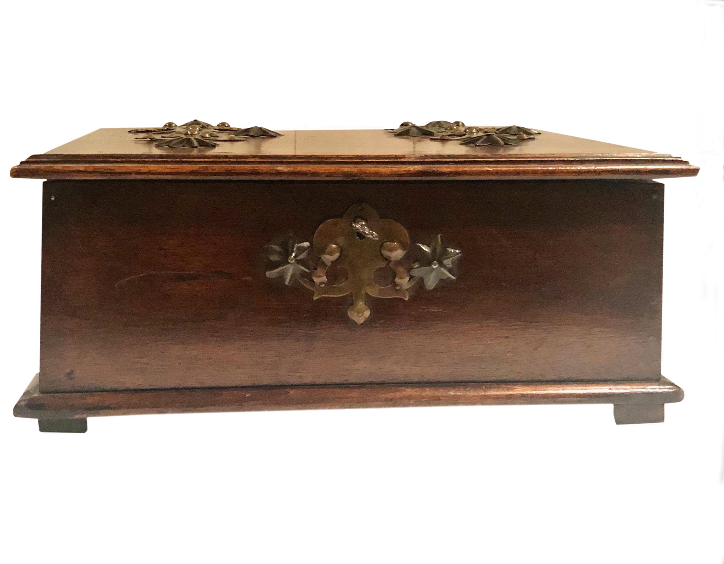 Early 20th Century Antique Turn of the Century German Walnut Box For Sale