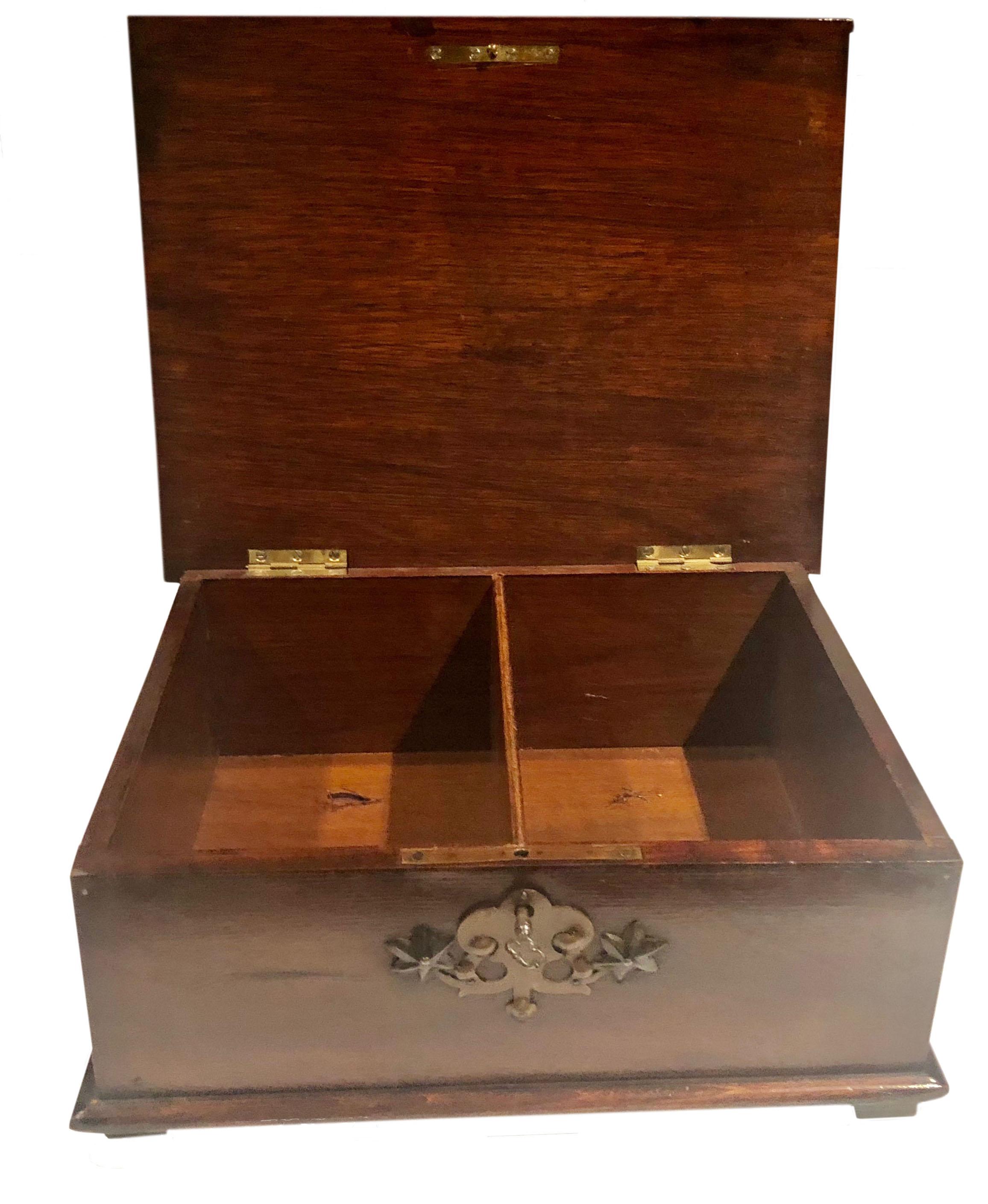 Antique Turn of the Century German Walnut Box For Sale 1