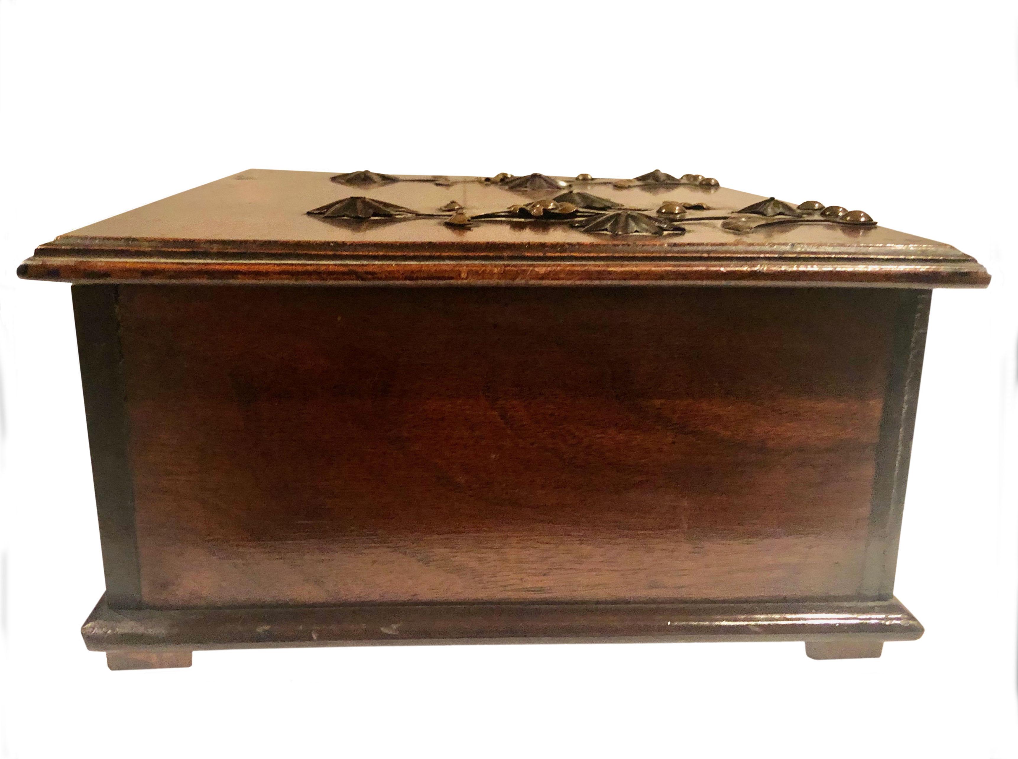 Antique Turn of the Century German Walnut Box For Sale 3