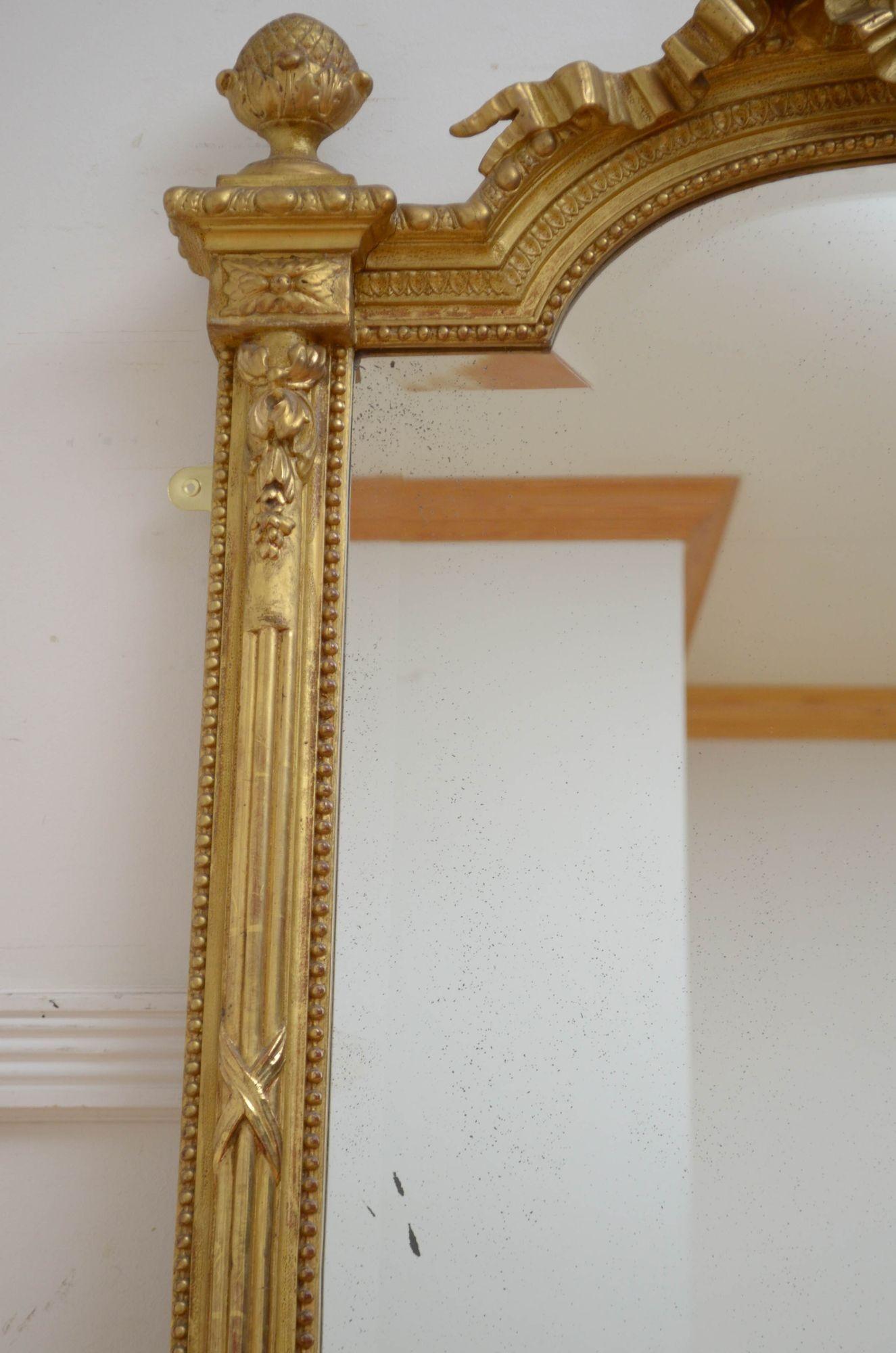 Antiker Pfeilerspiegel aus vergoldetem Holz aus der Jahrhundertwende H154cm (Blattgold) im Angebot