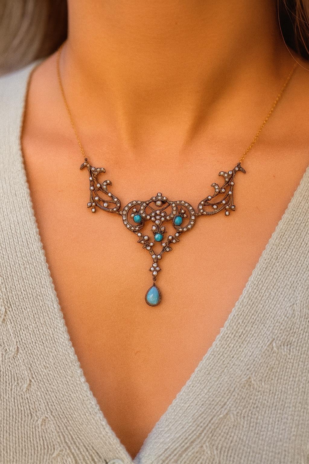 Art déco Turquoise ancienne et perles de rocaille en vente