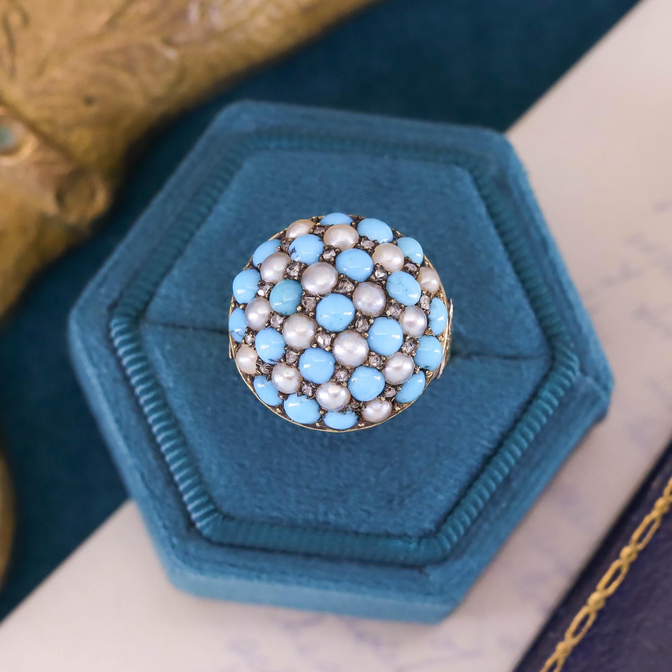 Bague ancienne en or 14k à damier de turquoises, diamants et perles Pour femmes en vente