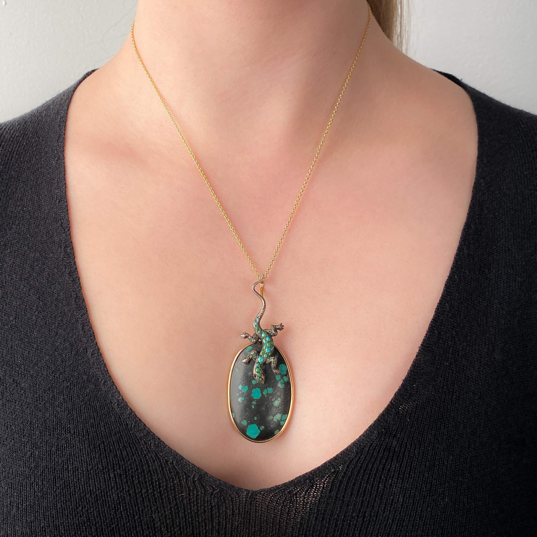 Antiker Türkis-Eidechsen-Anhänger aus Gold und Silber im Zustand „Gut“ im Angebot in Lewisburg, PA