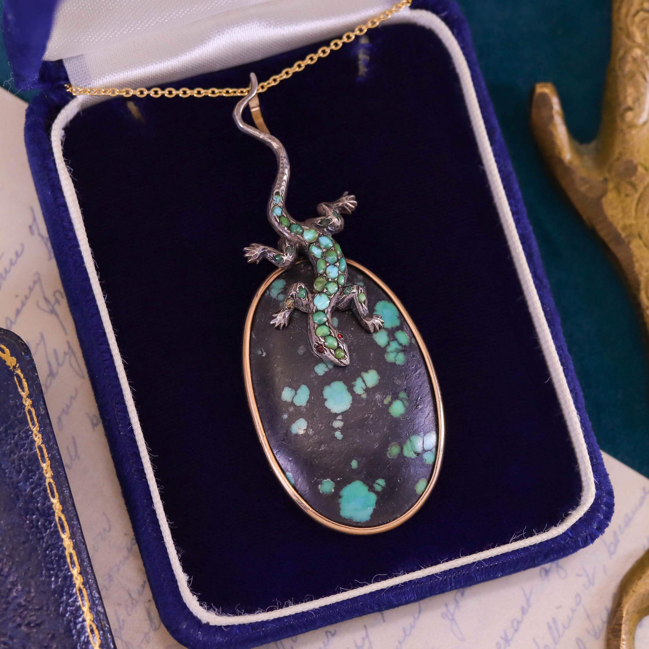 Antiker Türkis-Eidechsen-Anhänger aus Gold und Silber im Angebot 1