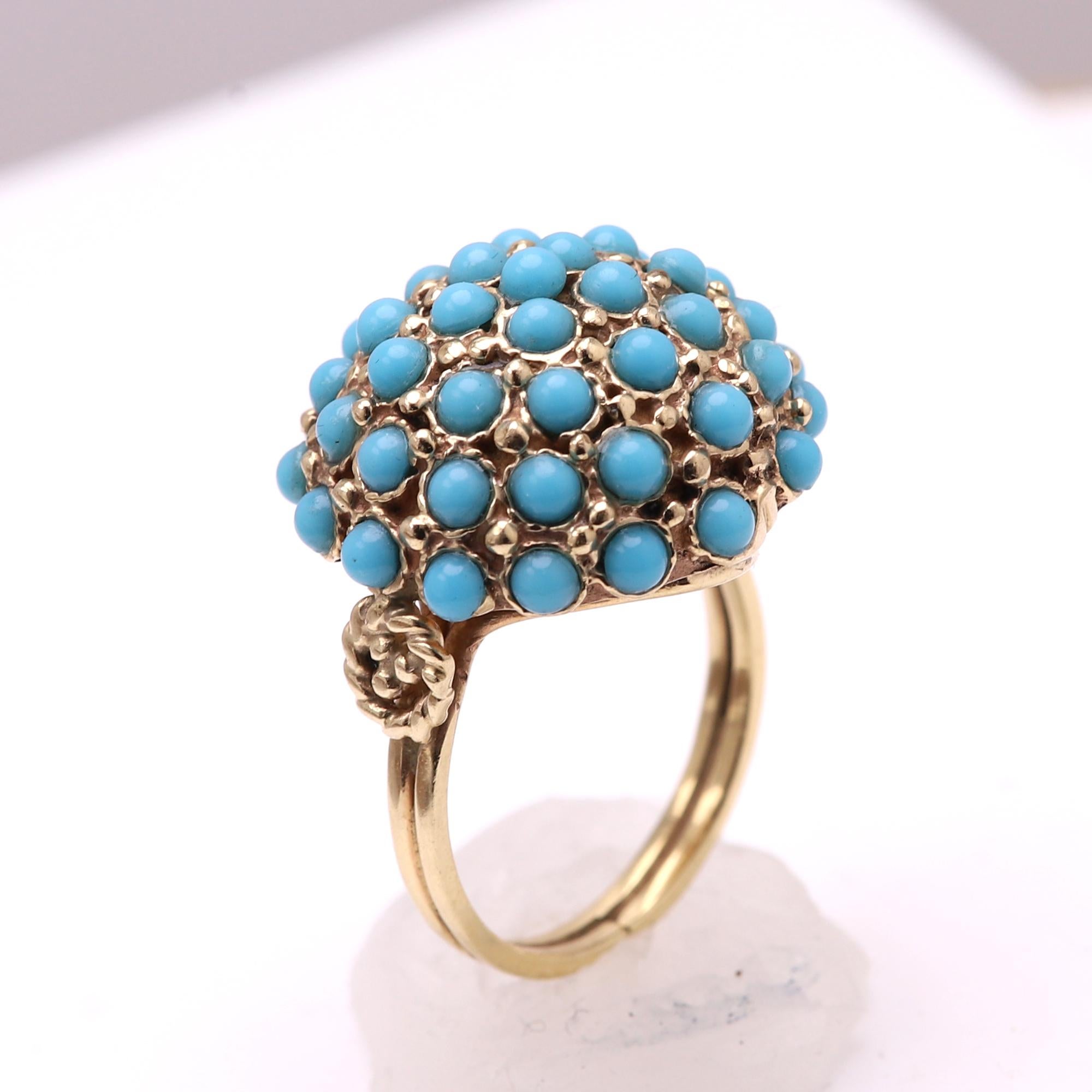 Round Cut Antique Turquoise Ring 14 Karat Yellow Gold Cluster Design Persian Turquoise For Sale