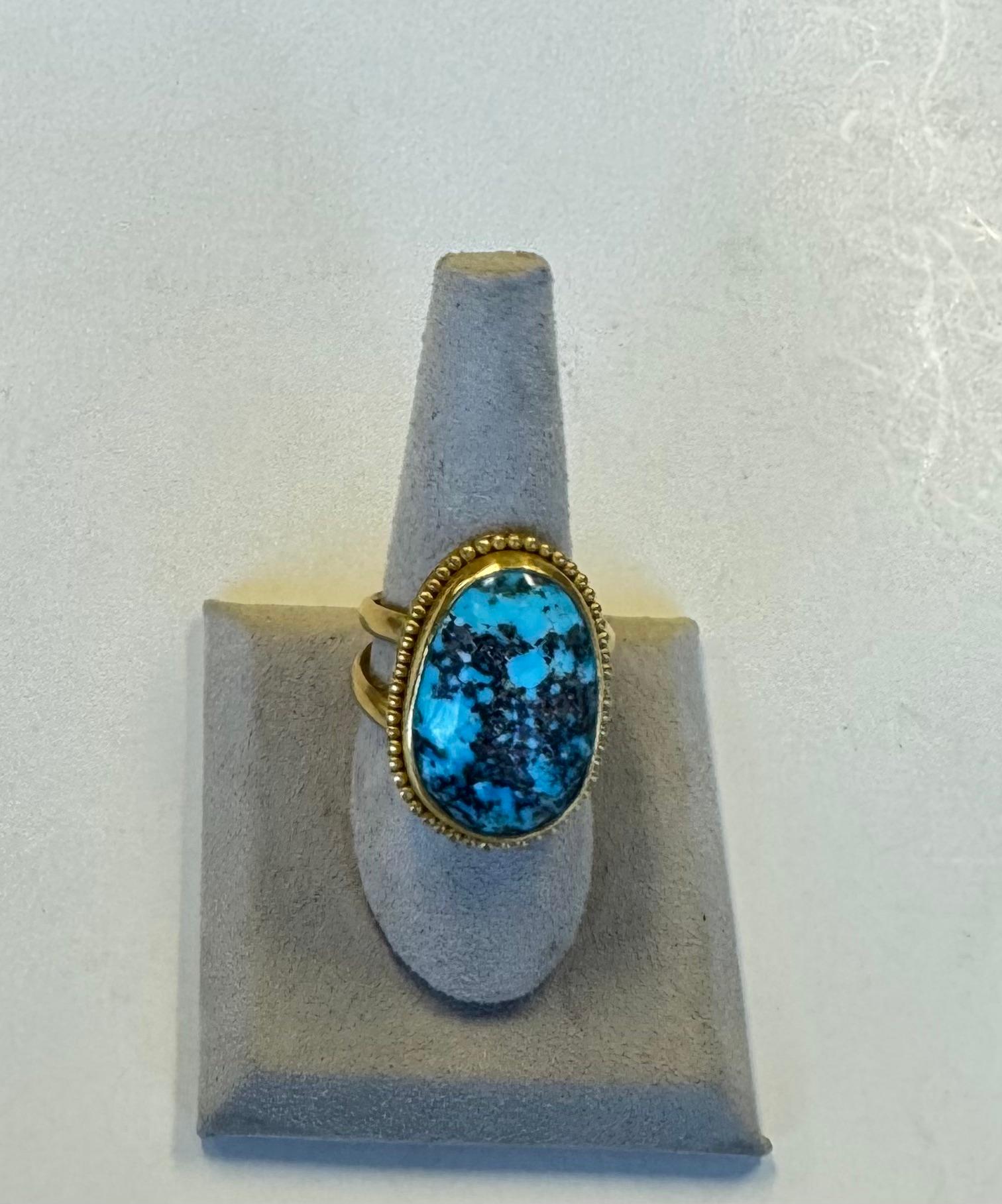 Taille cabochon Bague ancienne en turquoise en or 22 carats avec granulation en vente