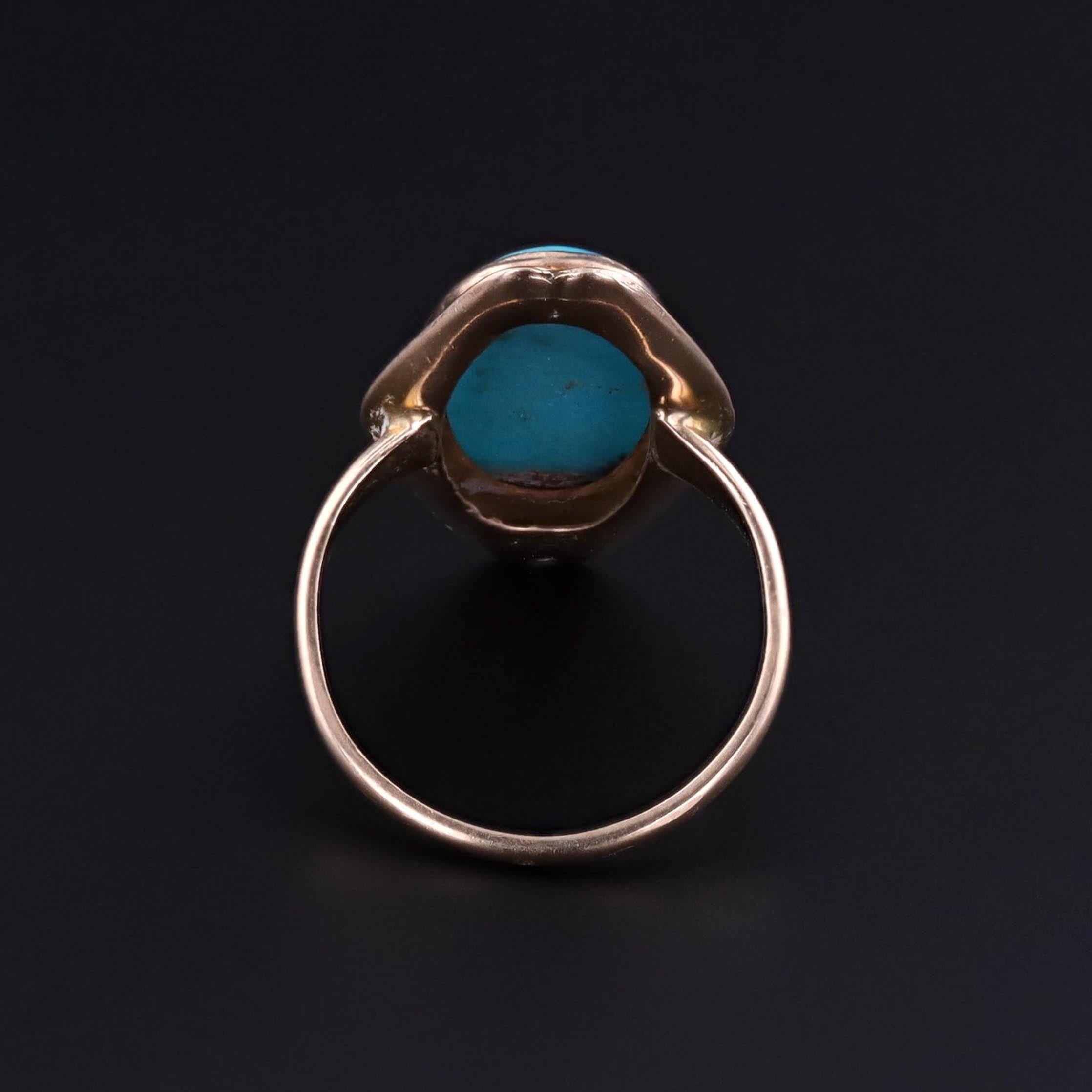 Cabochon Antique Turquoise Ring of 9ct Gold For Sale