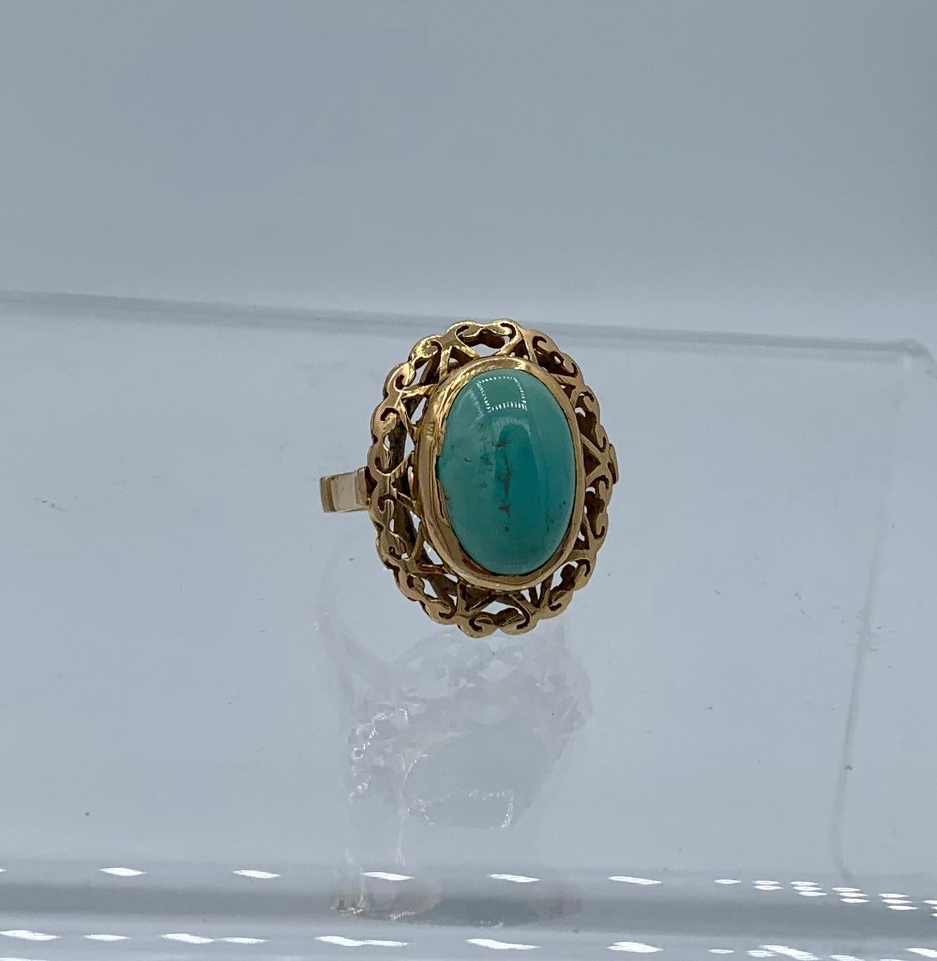 Antique Turquoise Ring Retro Cocktail 18 Karat Yellow Gold For Sale 2