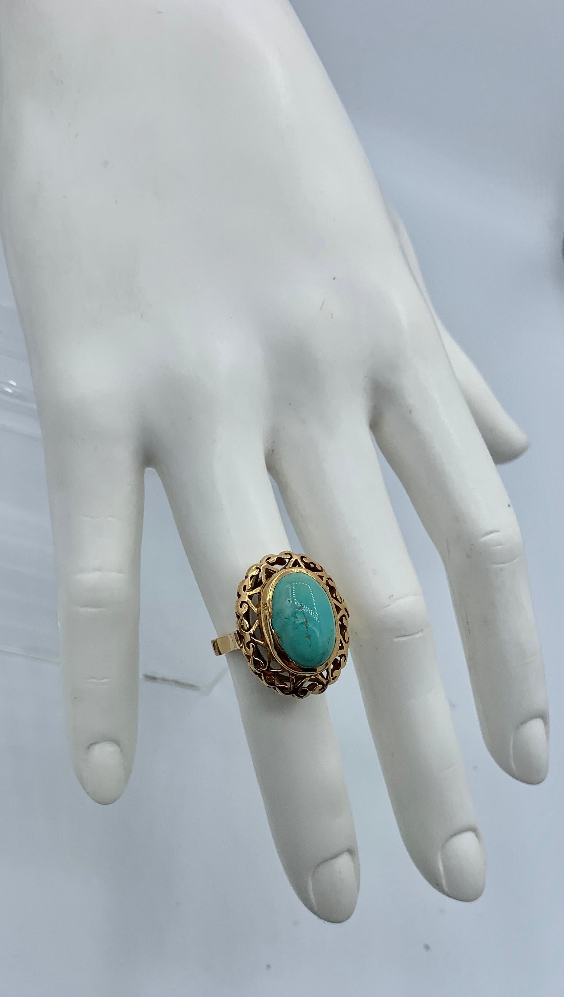 Antique Turquoise Ring Retro Cocktail 18 Karat Yellow Gold For Sale 4