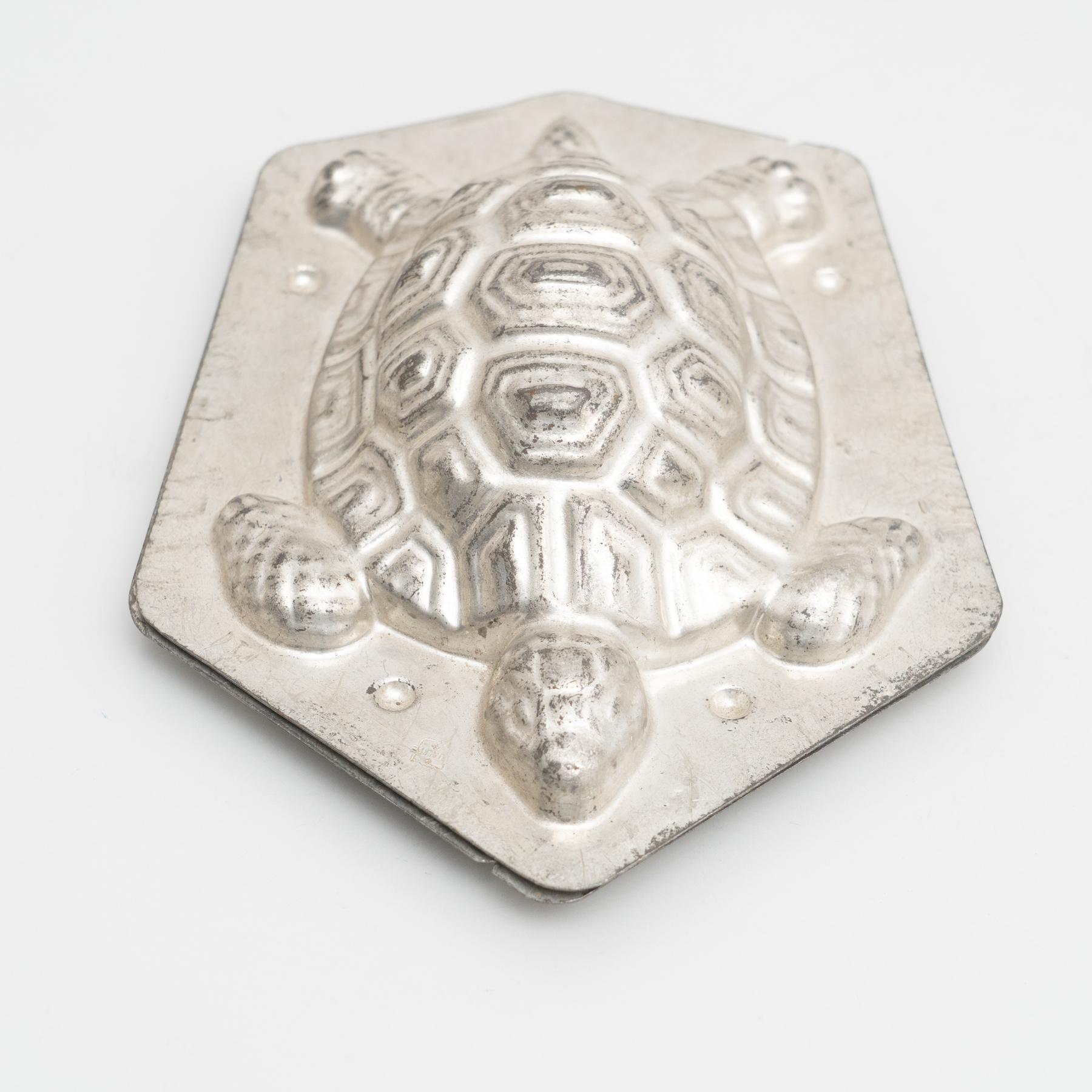 Antike Schildkrötenform-Kochform aus Metall, um 1950 im Angebot 8