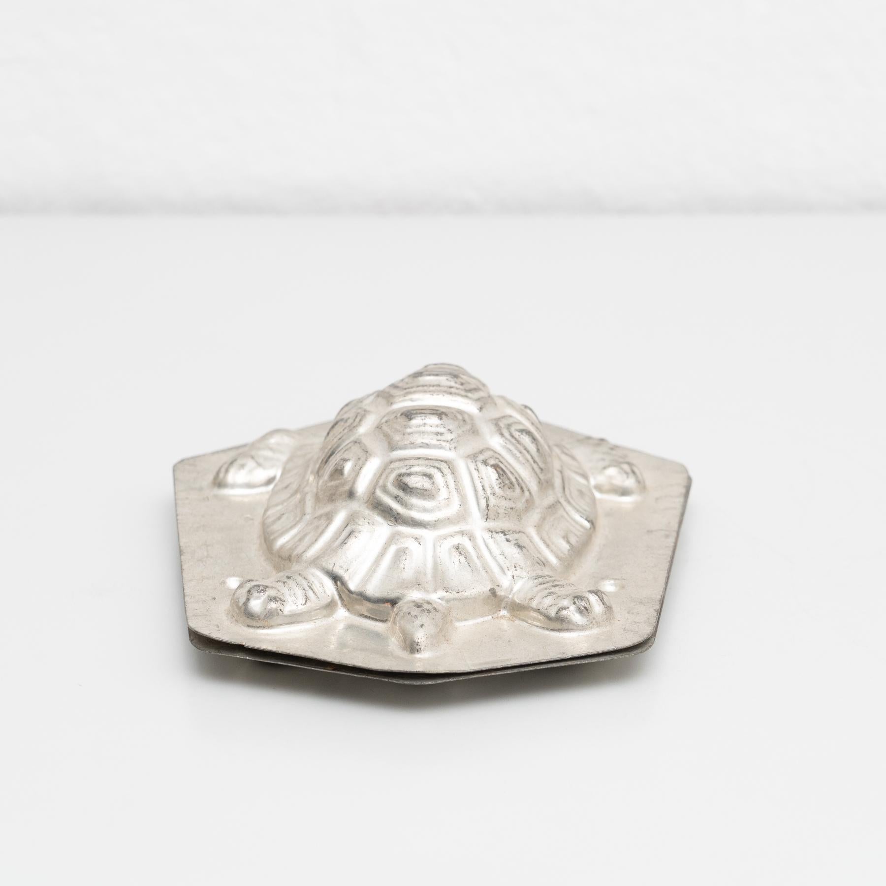 Antique Turtle Shaped Metal Cooking Mold, circa 1950 For Sale 1