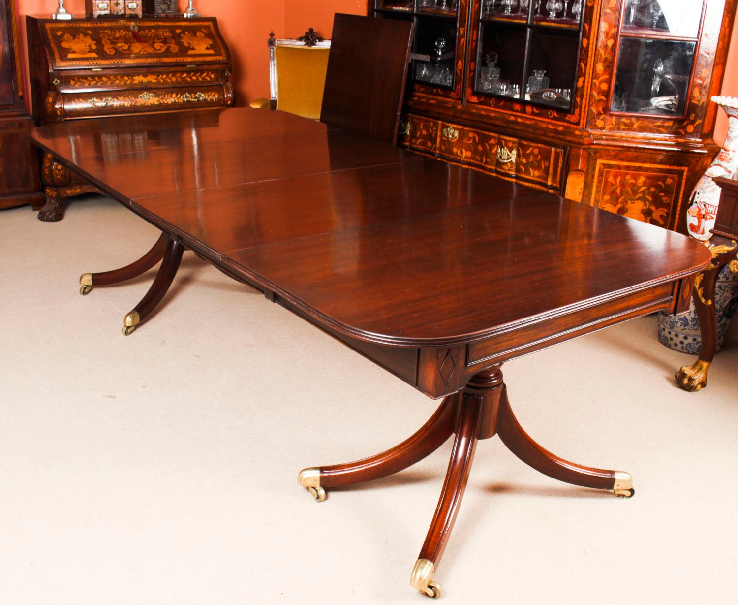 Early 19th Century Antique Twin Pillar Regency Dining Table and 10 Regency Chairs, 19th Century