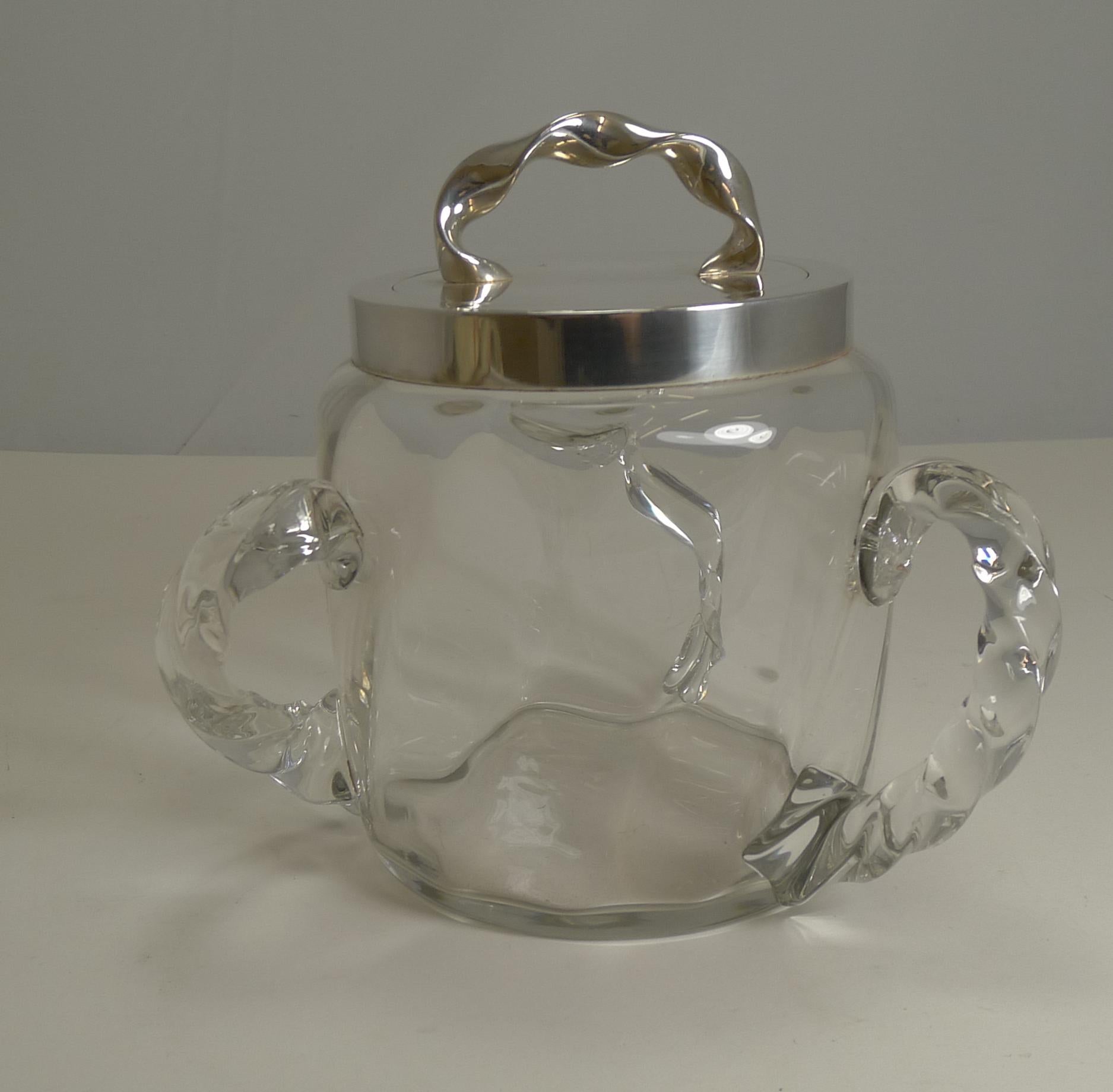 Antigua galletera retorcida de tres asas de cristal y chapa de plata, circa 1890 Fines del siglo XIX en venta