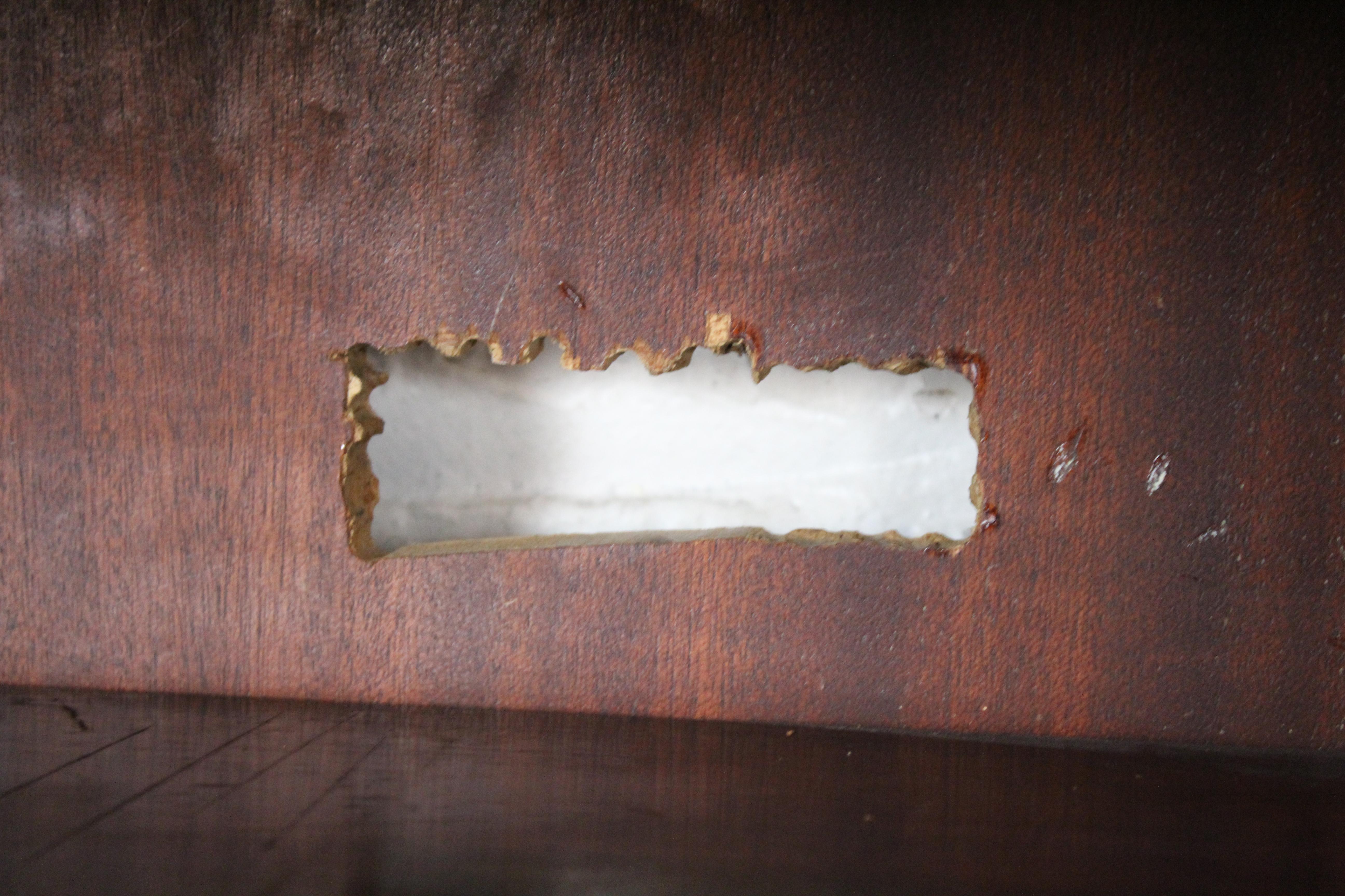 Antiker zweitüriger Schrank im Angebot 8