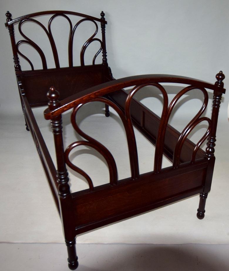 Antique Two Double Beds by Jacob Josef Kohn, 1916 In Good Condition In Praha, CZ