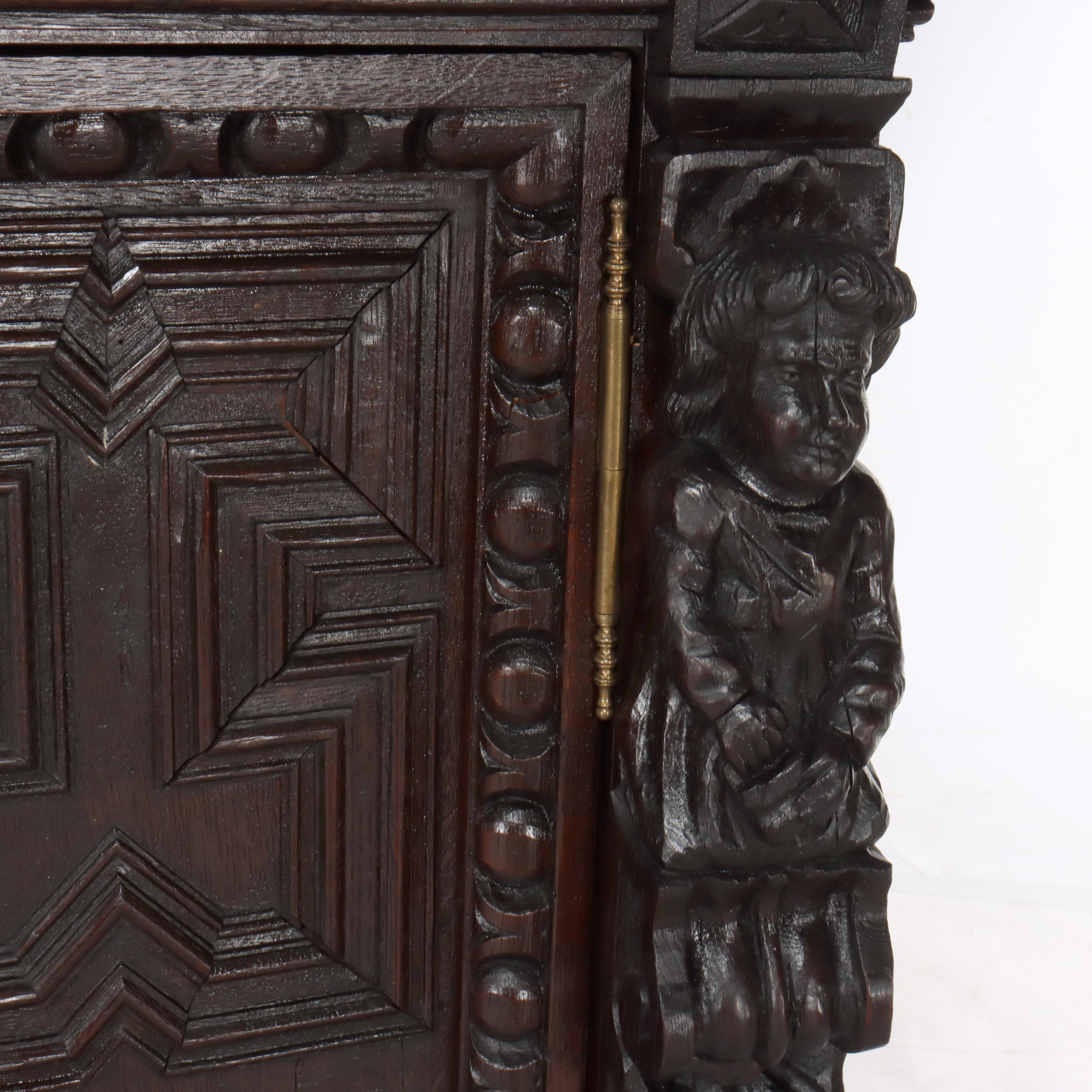 Antiguo Armario de Corte Barroco Italiano de Dos Piezas en Roble Tallado Siglo XVIII en venta 14