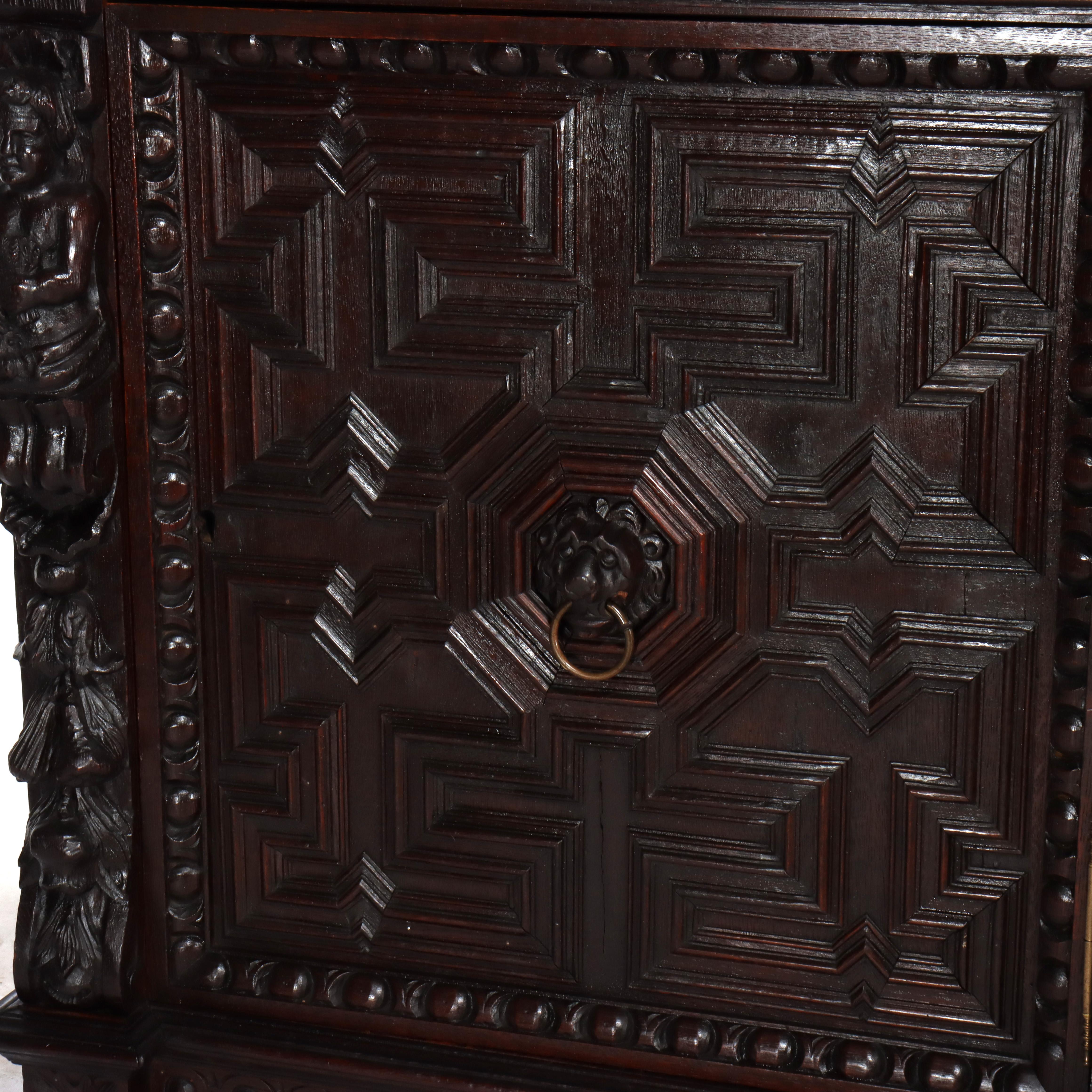 Antiguo Armario de Corte Barroco Italiano de Dos Piezas en Roble Tallado Siglo XVIII en venta 2