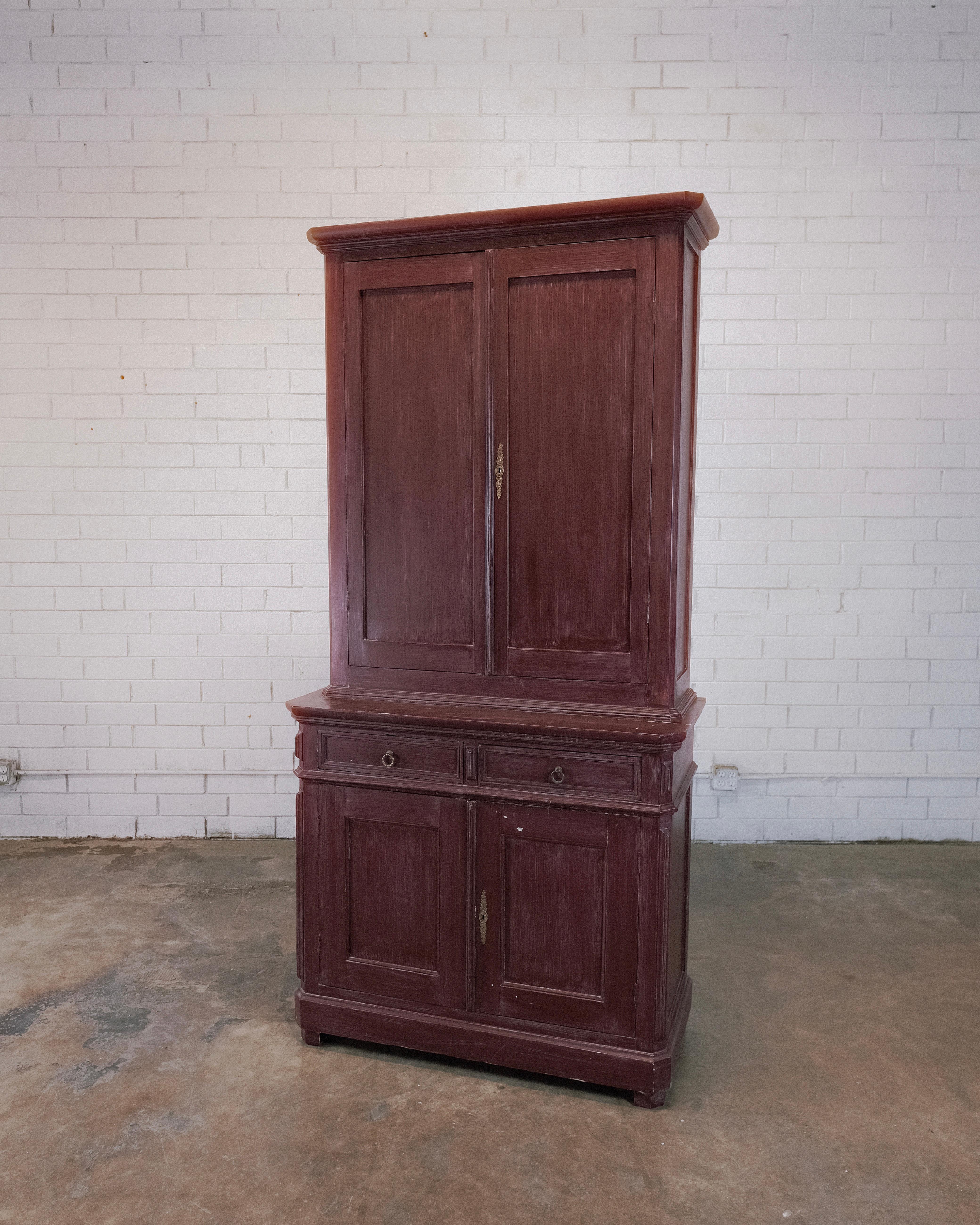 Antique Two-Piece Pine Cupboard with Colorful Interior For Sale 1