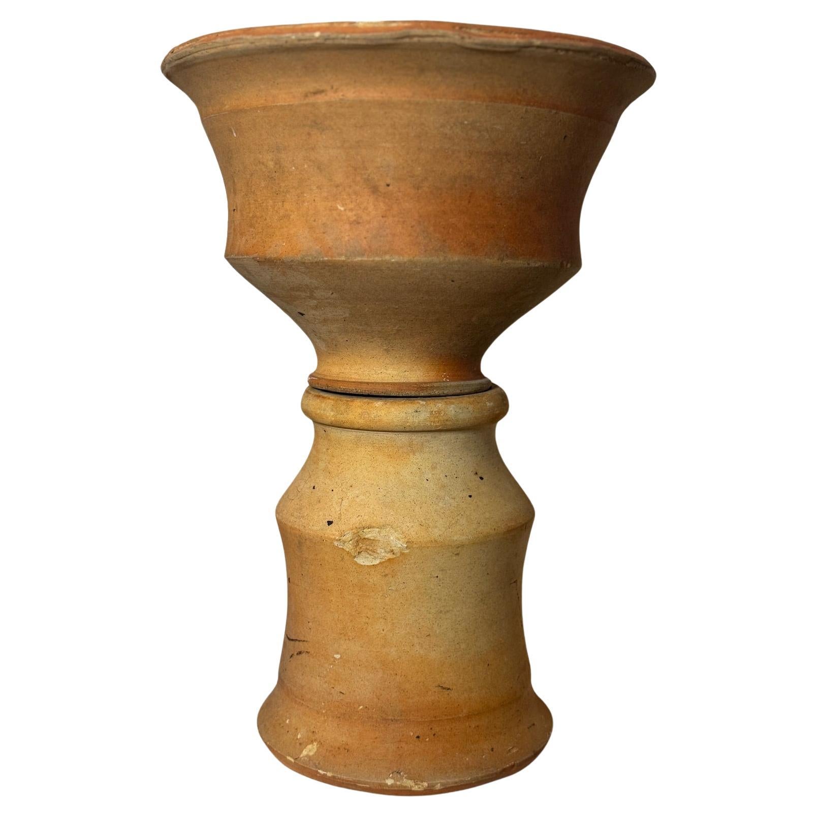 Antico vaso a clessidra in terracotta in due pezzi - Ceramica scultorea rustica