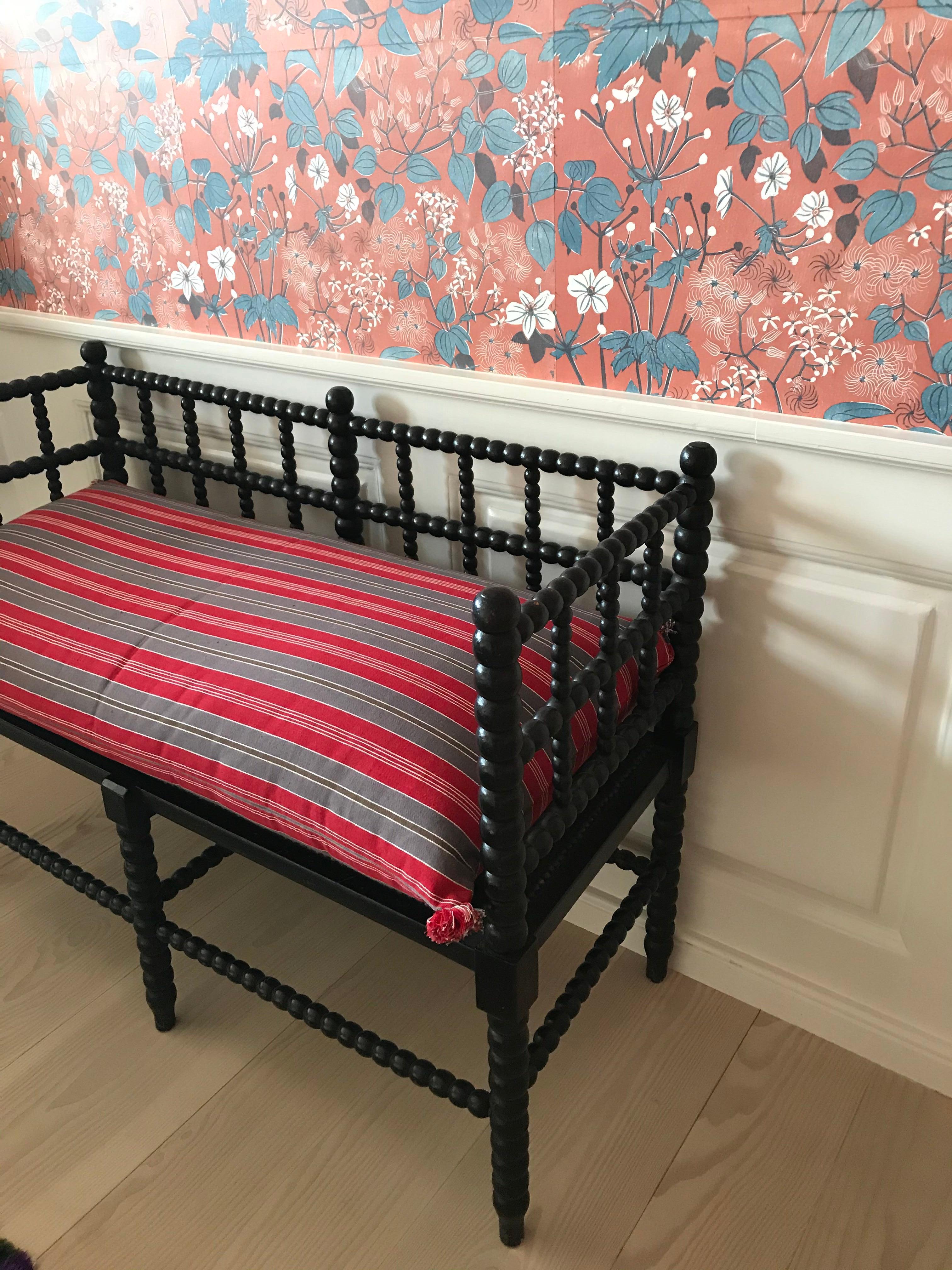 Antique Two-Seater Bench with Ebonised and Bobbin-Turned Frame, England, 1830s In Good Condition In Copenhagen K, DK