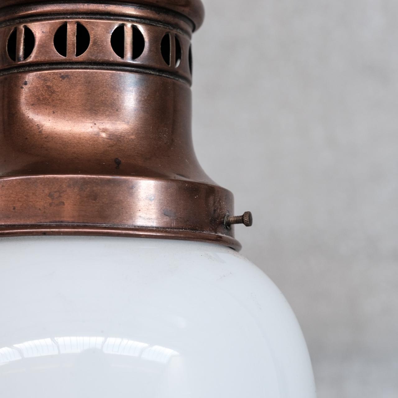 Milieu du XXe siècle Lights antiques en cuivre et verre bicolore en vente